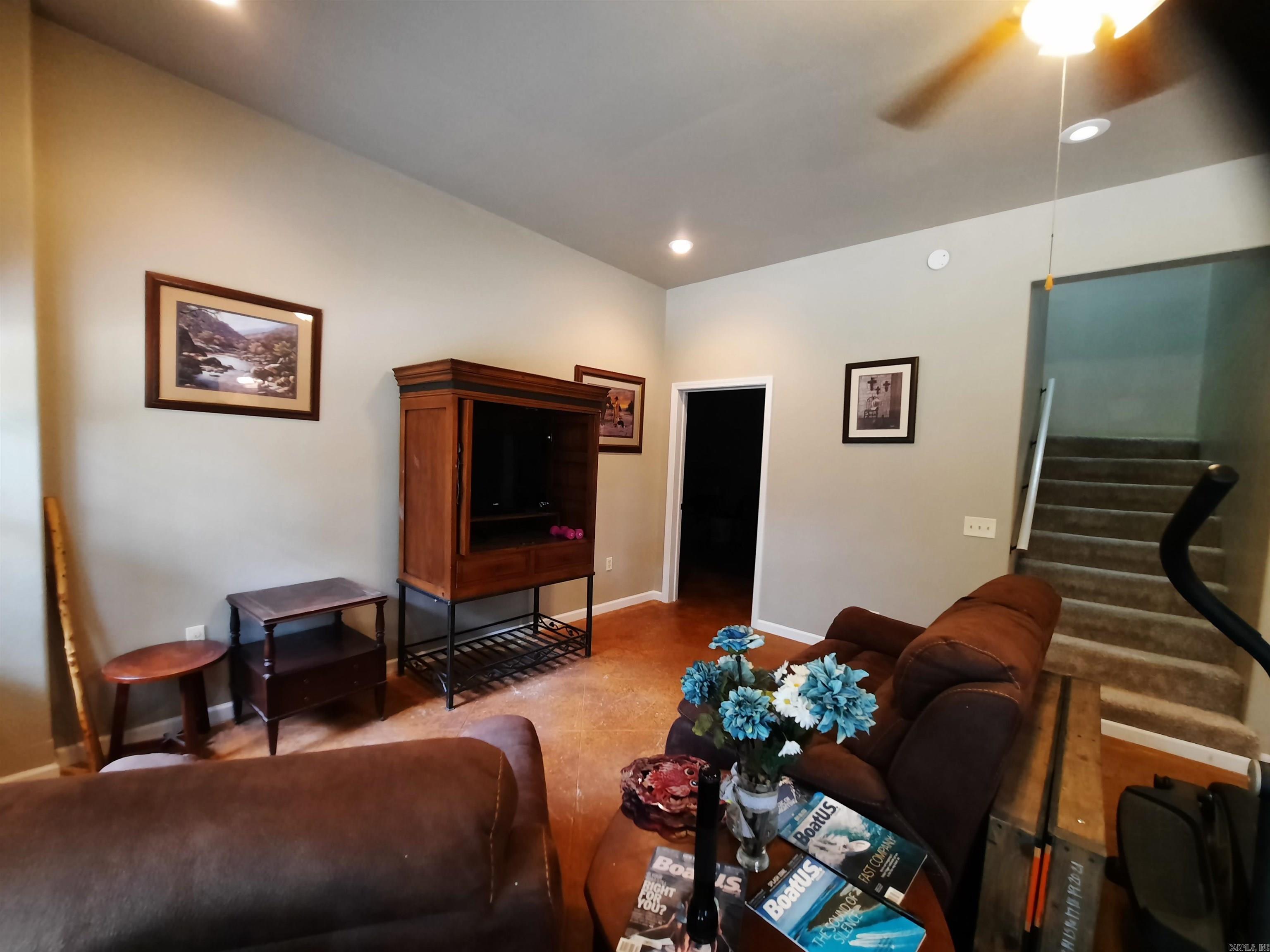 181 Country Charm Property Photo 35