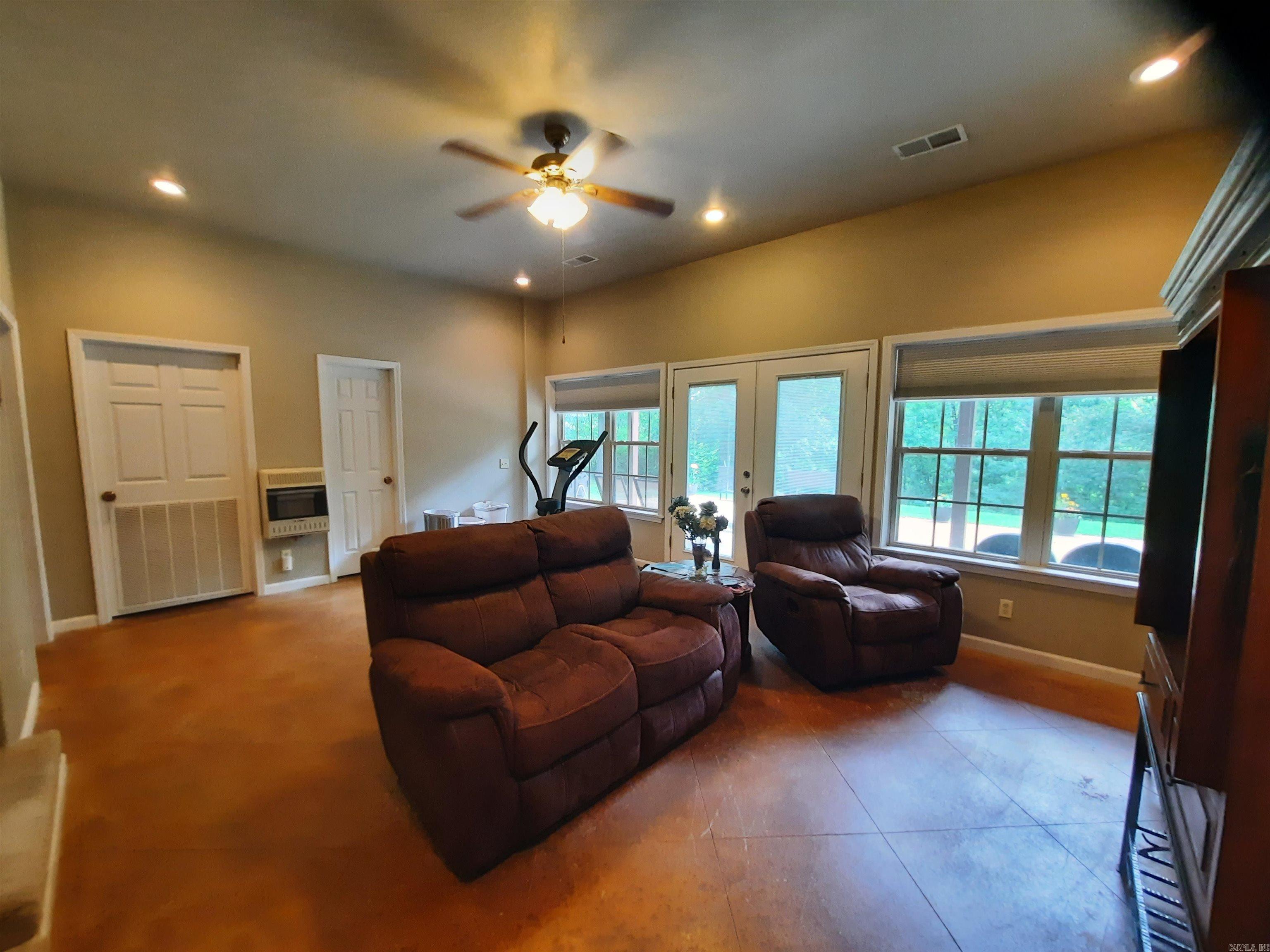 181 Country Charm Property Photo 38