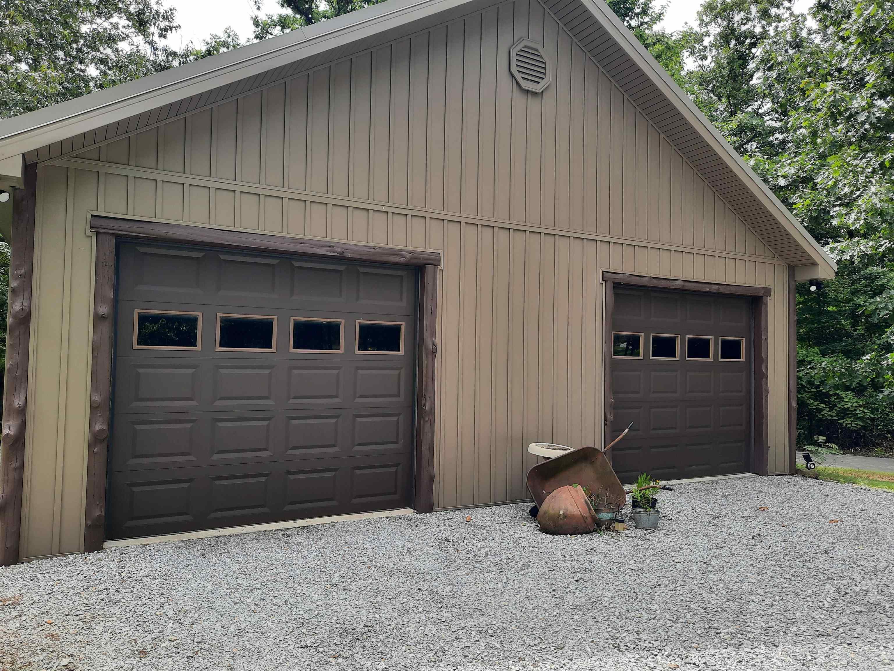 181 Country Charm Property Photo 44