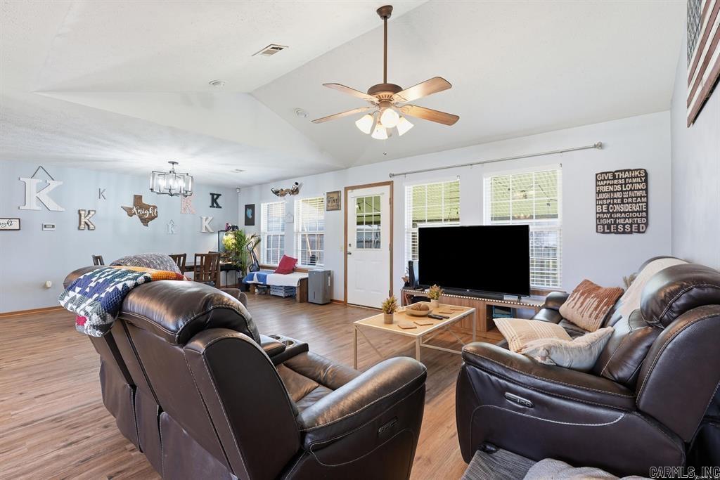 3 Joshua Circle Property Photo 6