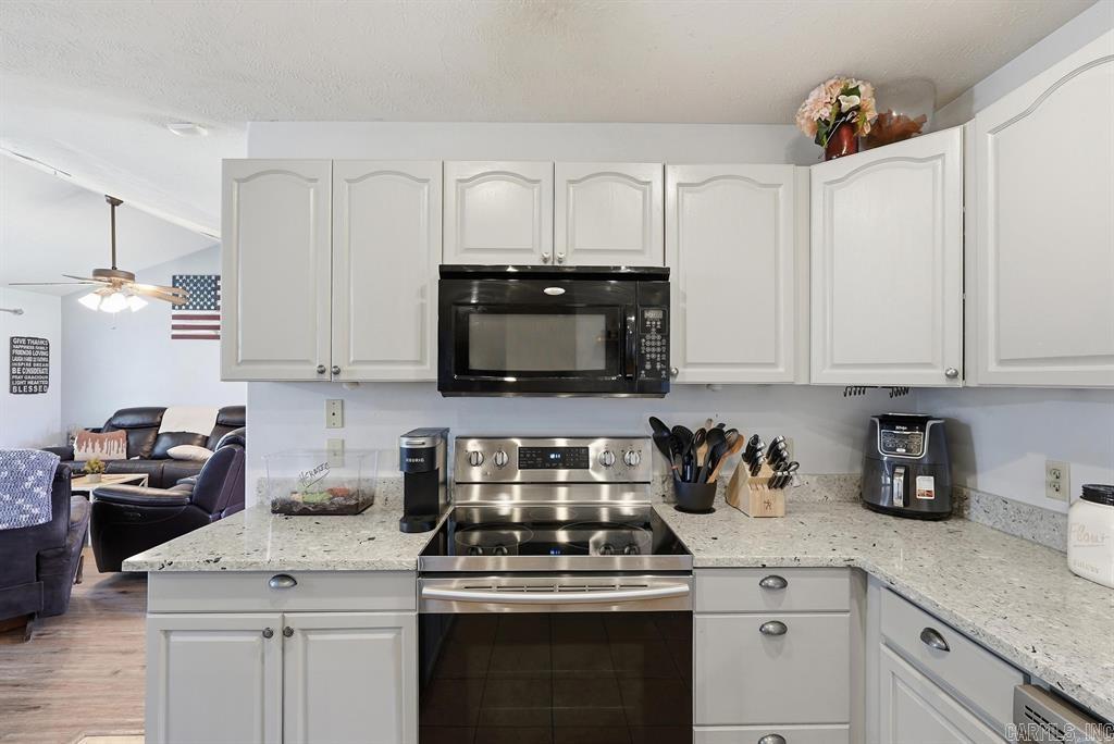 3 Joshua Circle Property Photo 8