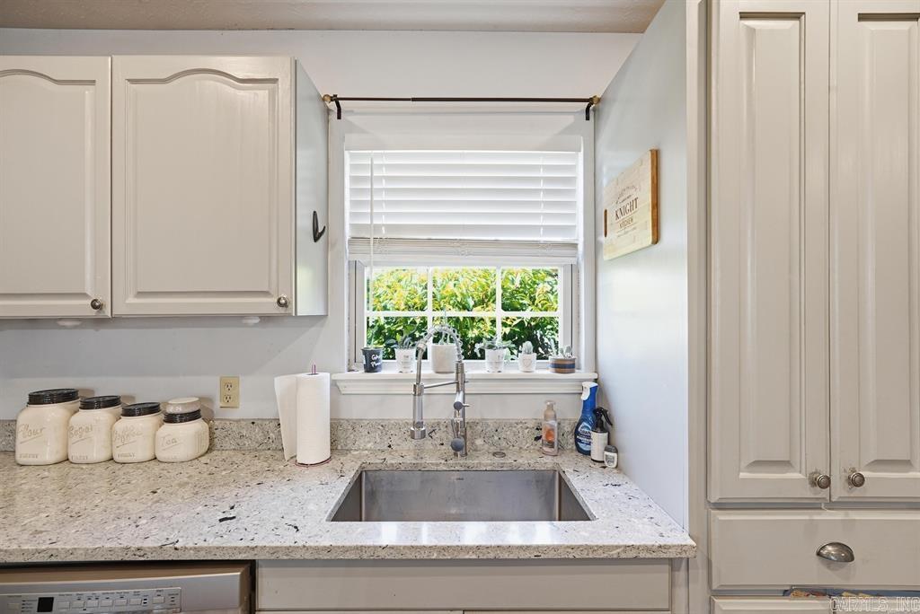 3 Joshua Circle Property Photo 10
