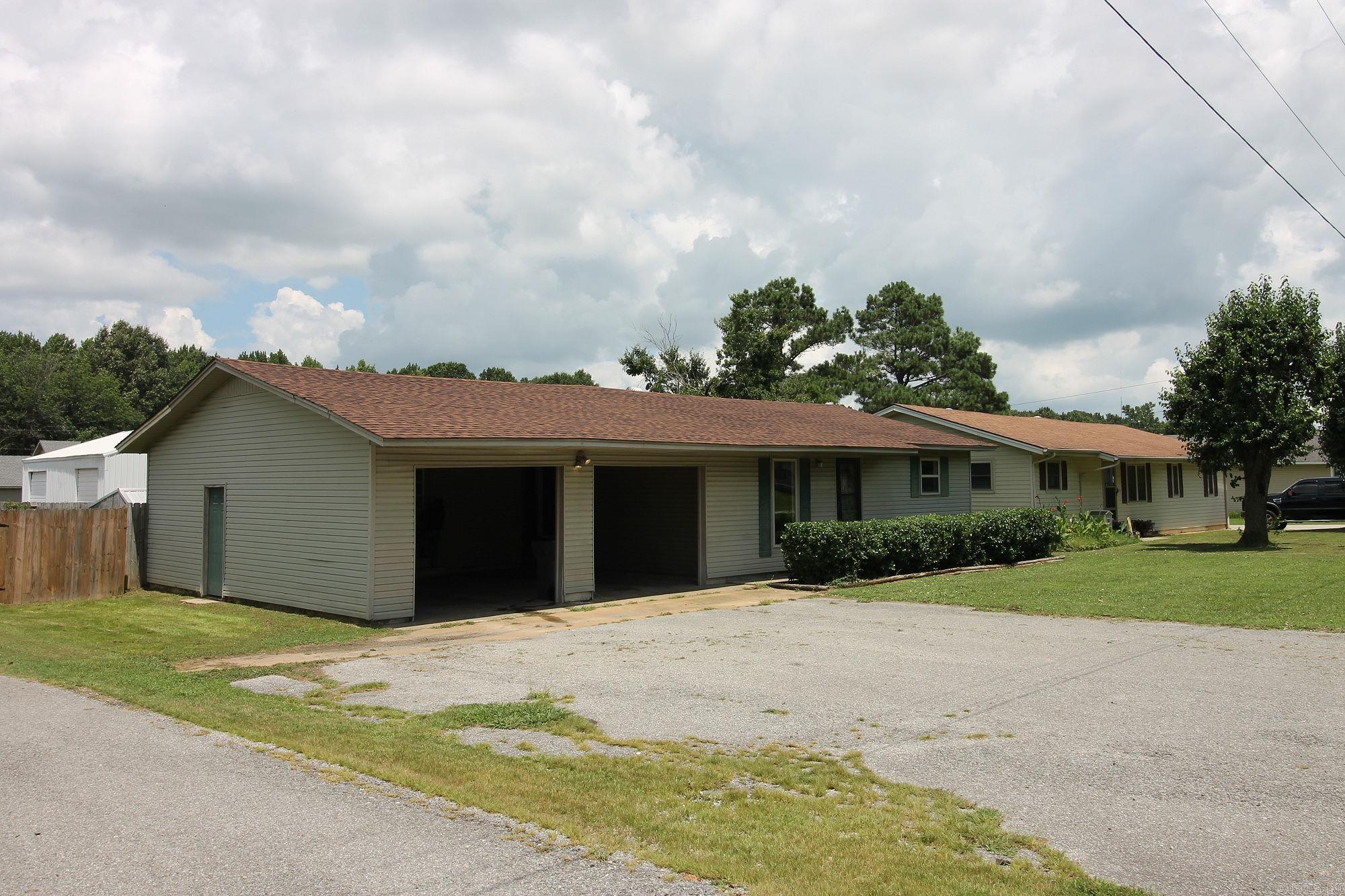 1301 Roberts Dr. Property Photo 3