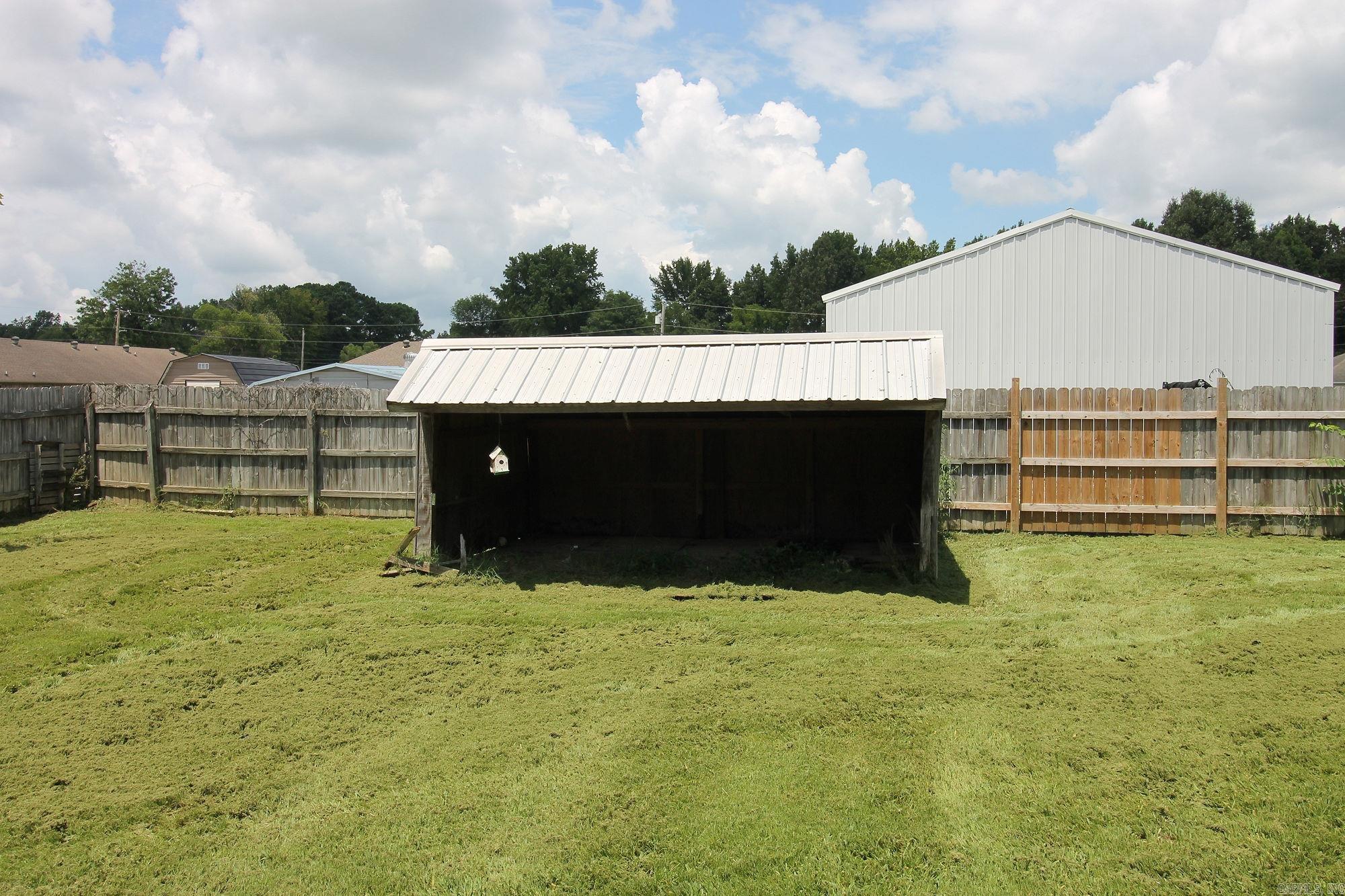 1301 Roberts Dr. Property Photo 4