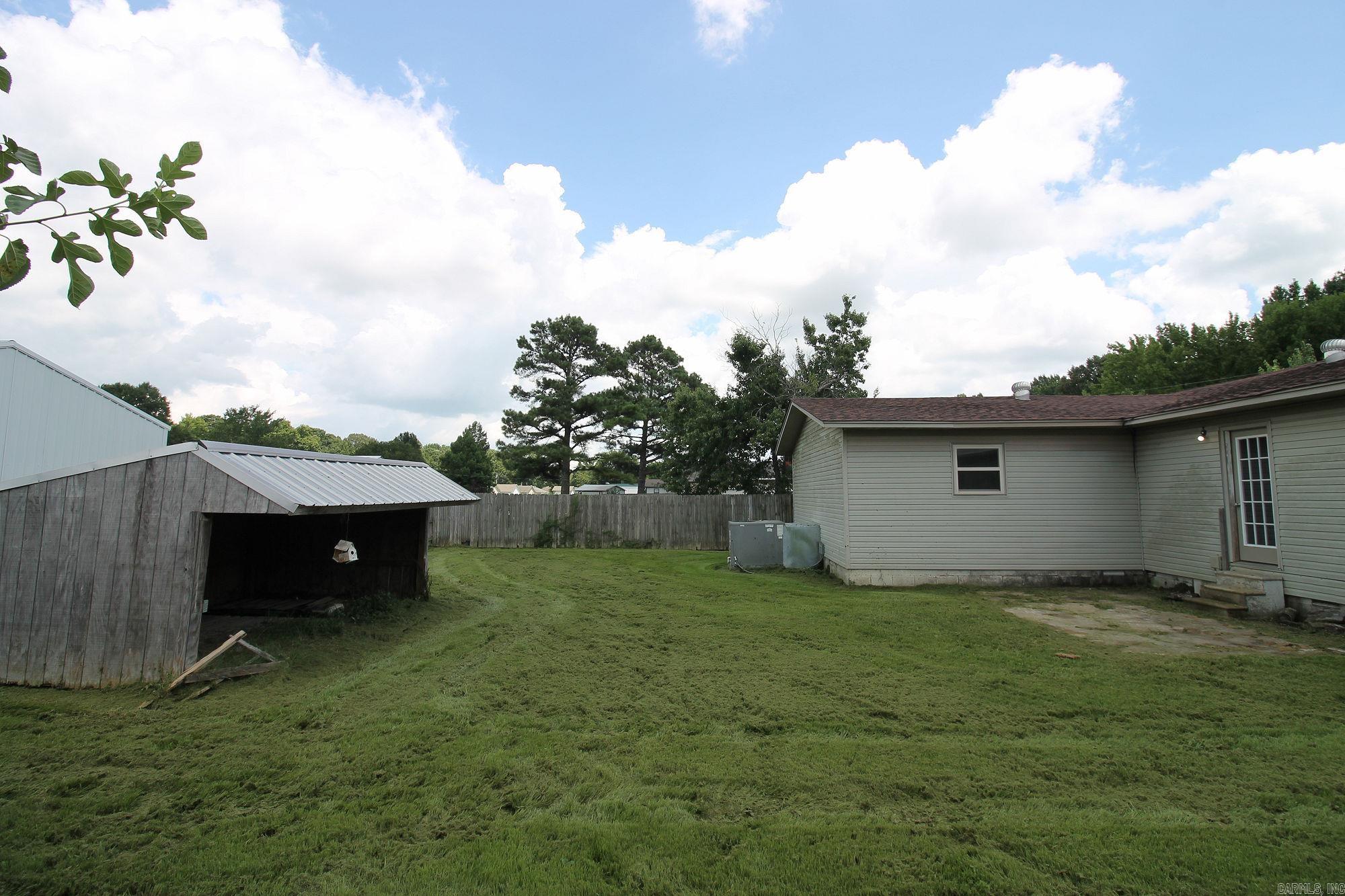 1301 Roberts Dr. Property Photo 6
