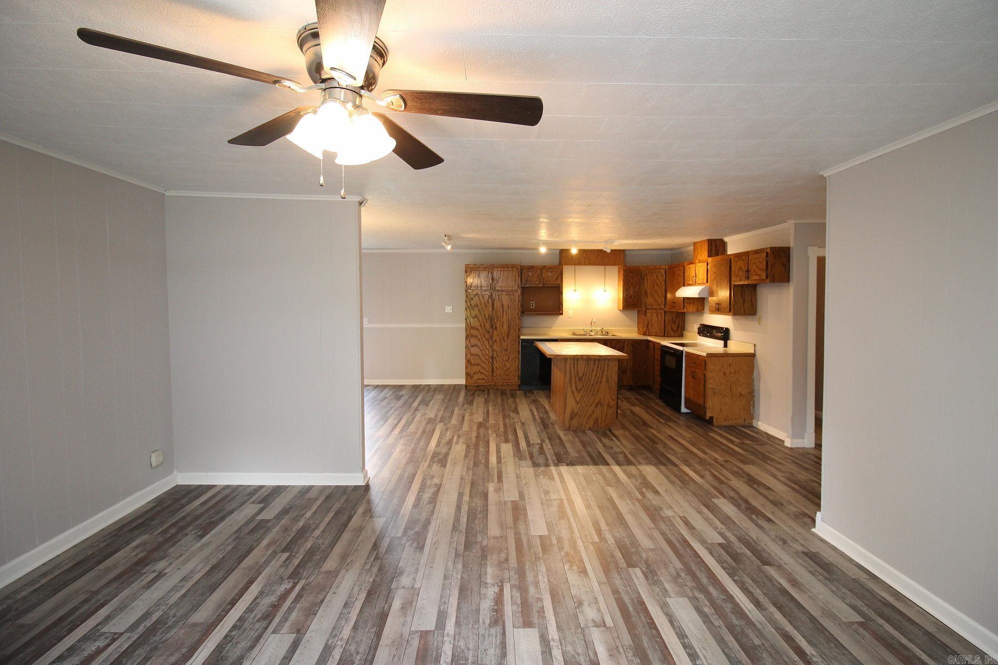 1301 Roberts Dr. Property Photo 8