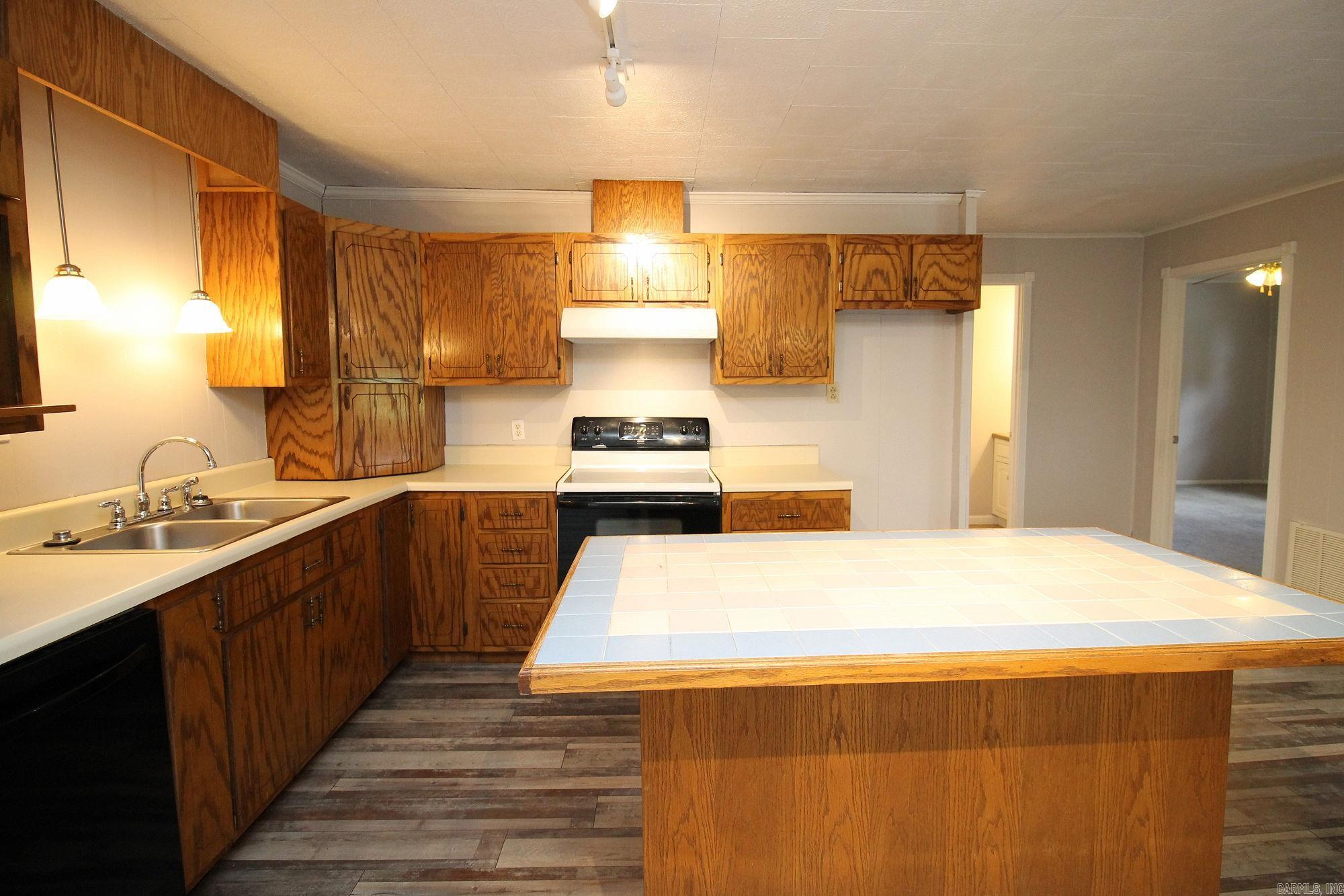 1301 Roberts Dr. Property Photo 11