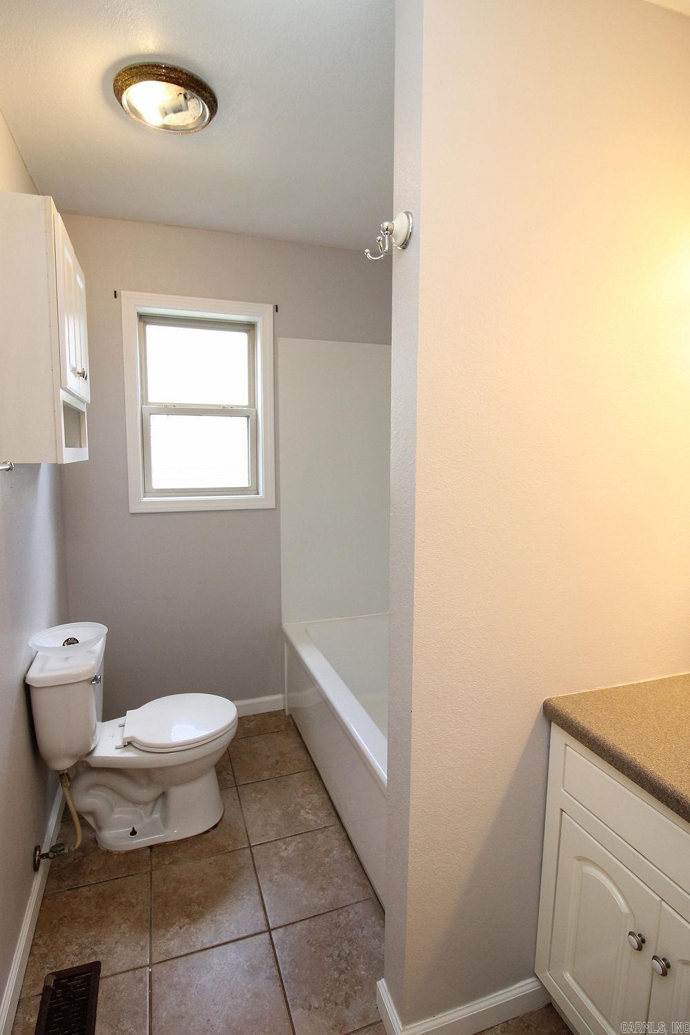 1301 Roberts Dr. Property Photo 16