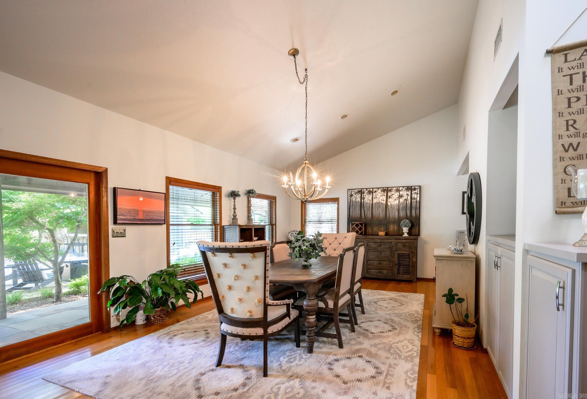 1502 S Eve St Property Photo 8