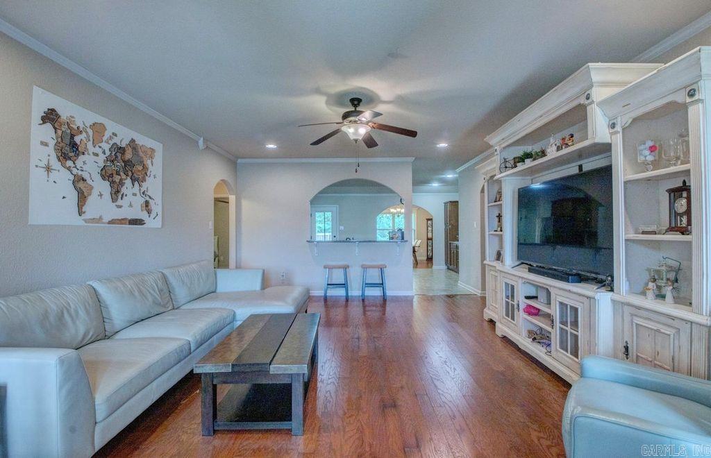 1204 Crossing Loop Property Photo 6