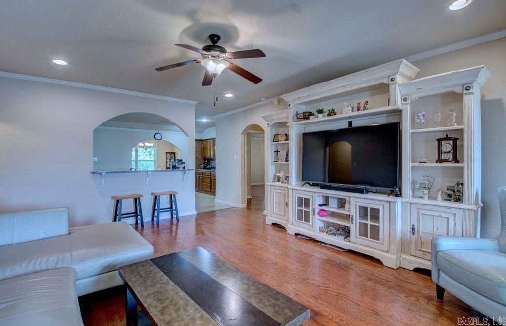 1204 Crossing Loop Property Photo 7