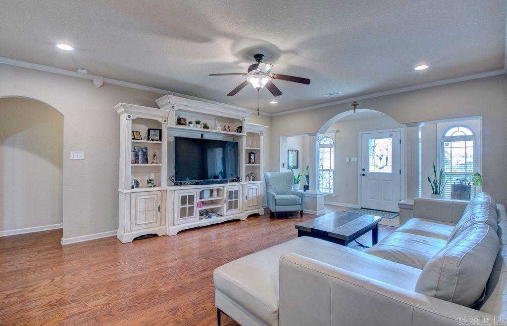 1204 Crossing Loop Property Photo 8