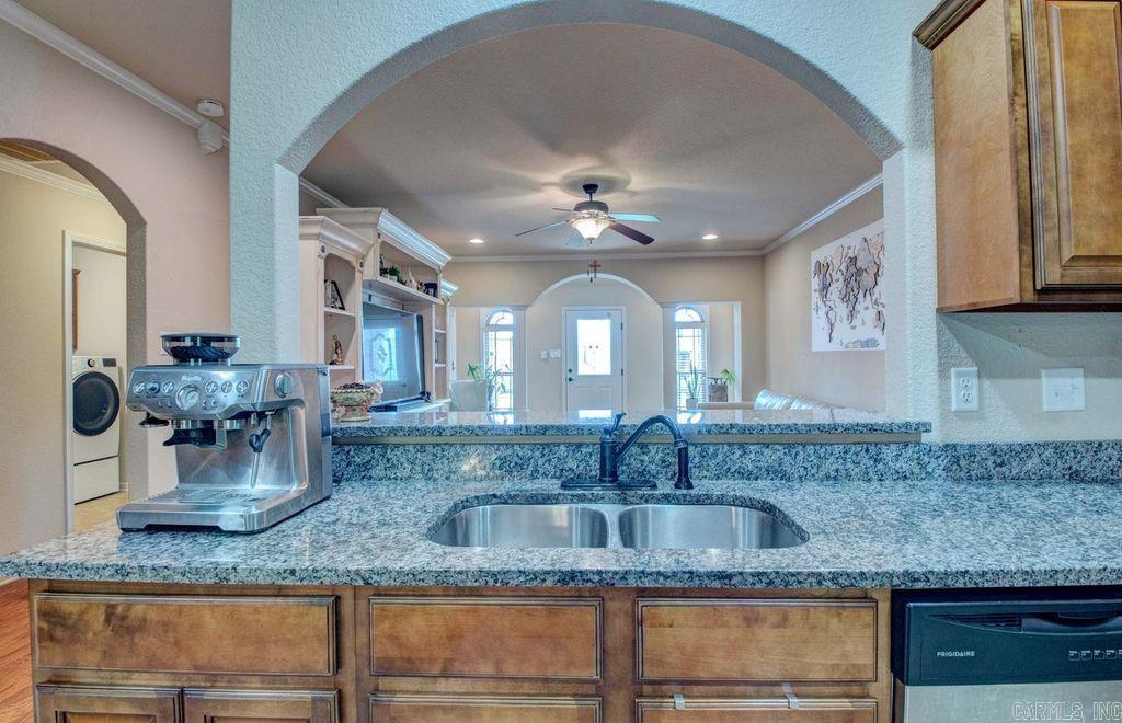1204 Crossing Loop Property Photo 11