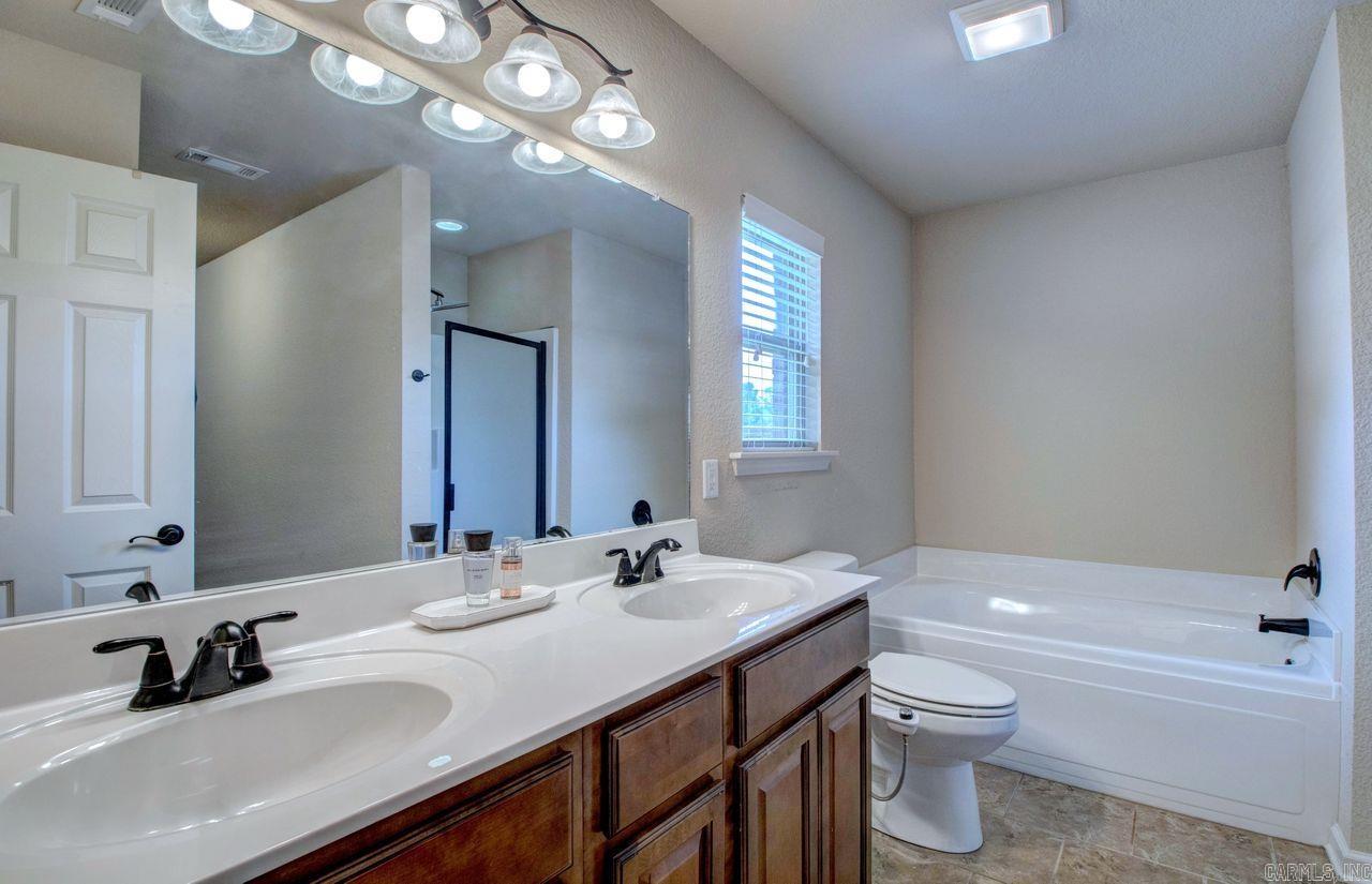 1204 Crossing Loop Property Photo 21