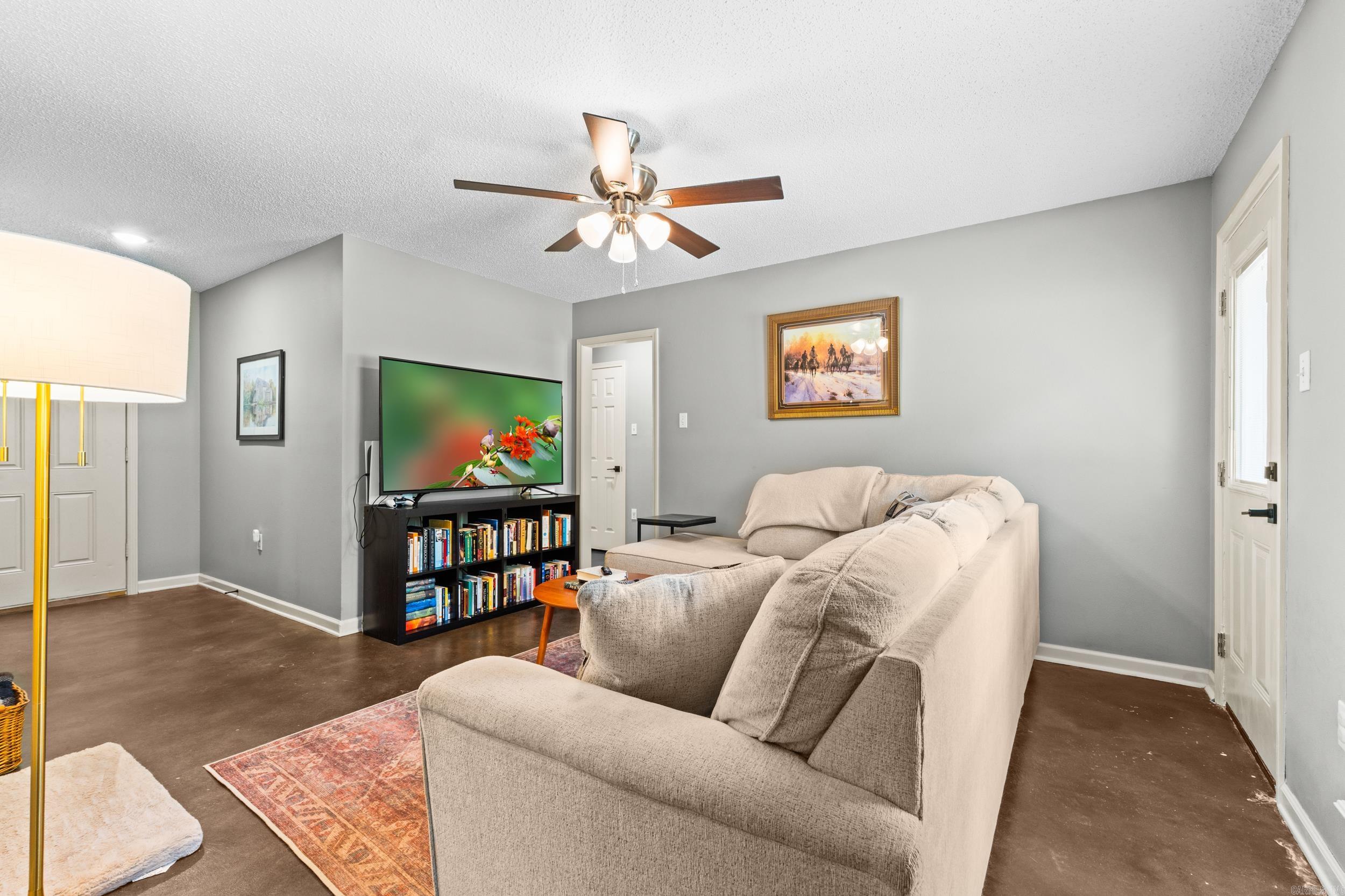 1910 Donaghey Avenue Property Photo 5