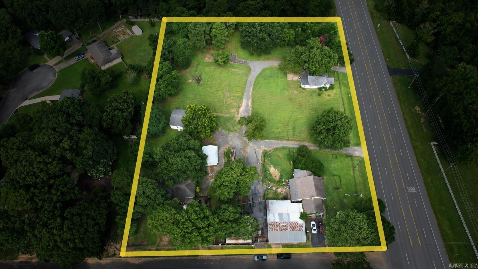 2 Maywood Dr Property Photo 3