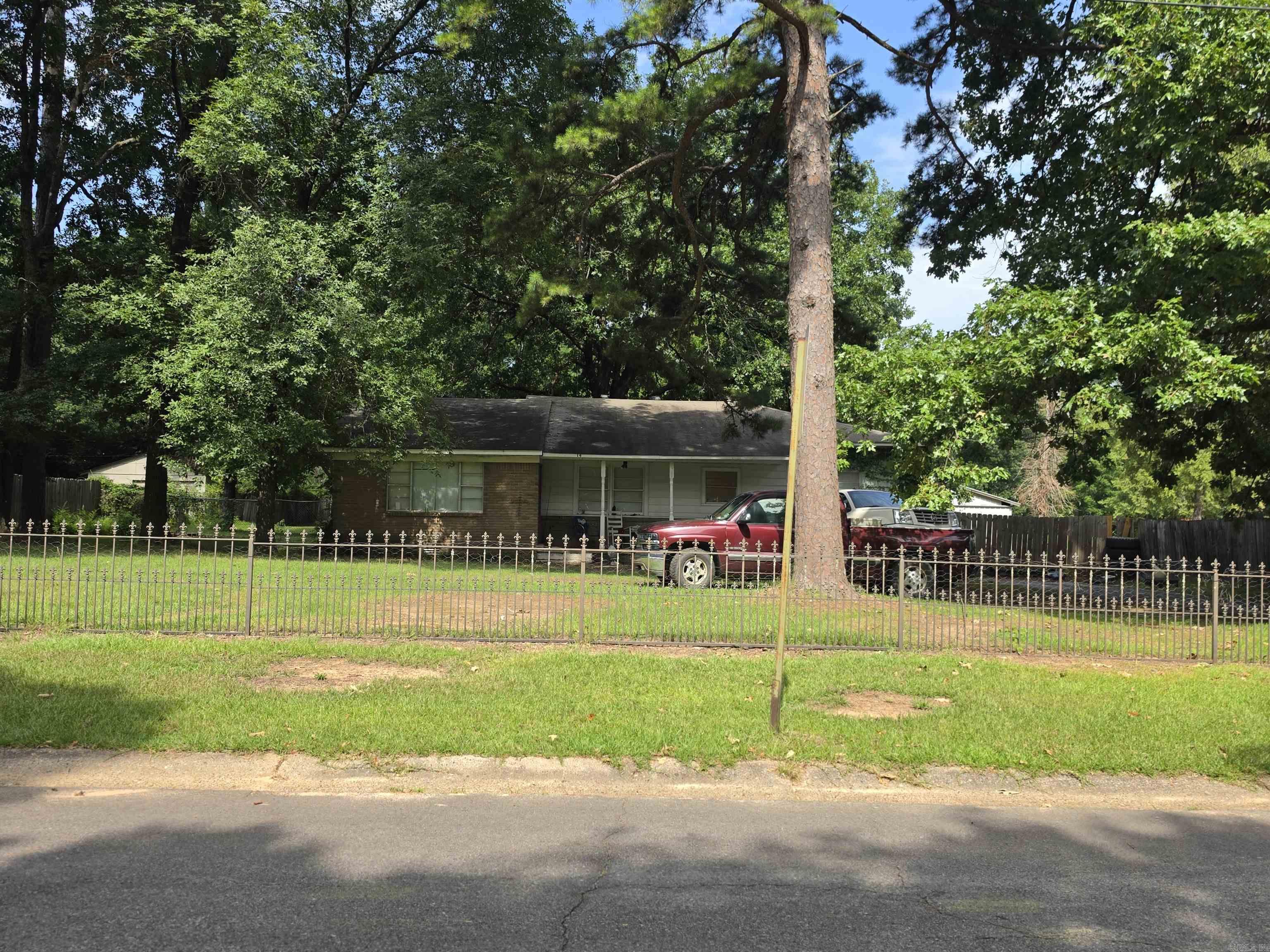 2 Maywood Dr Property Photo 11