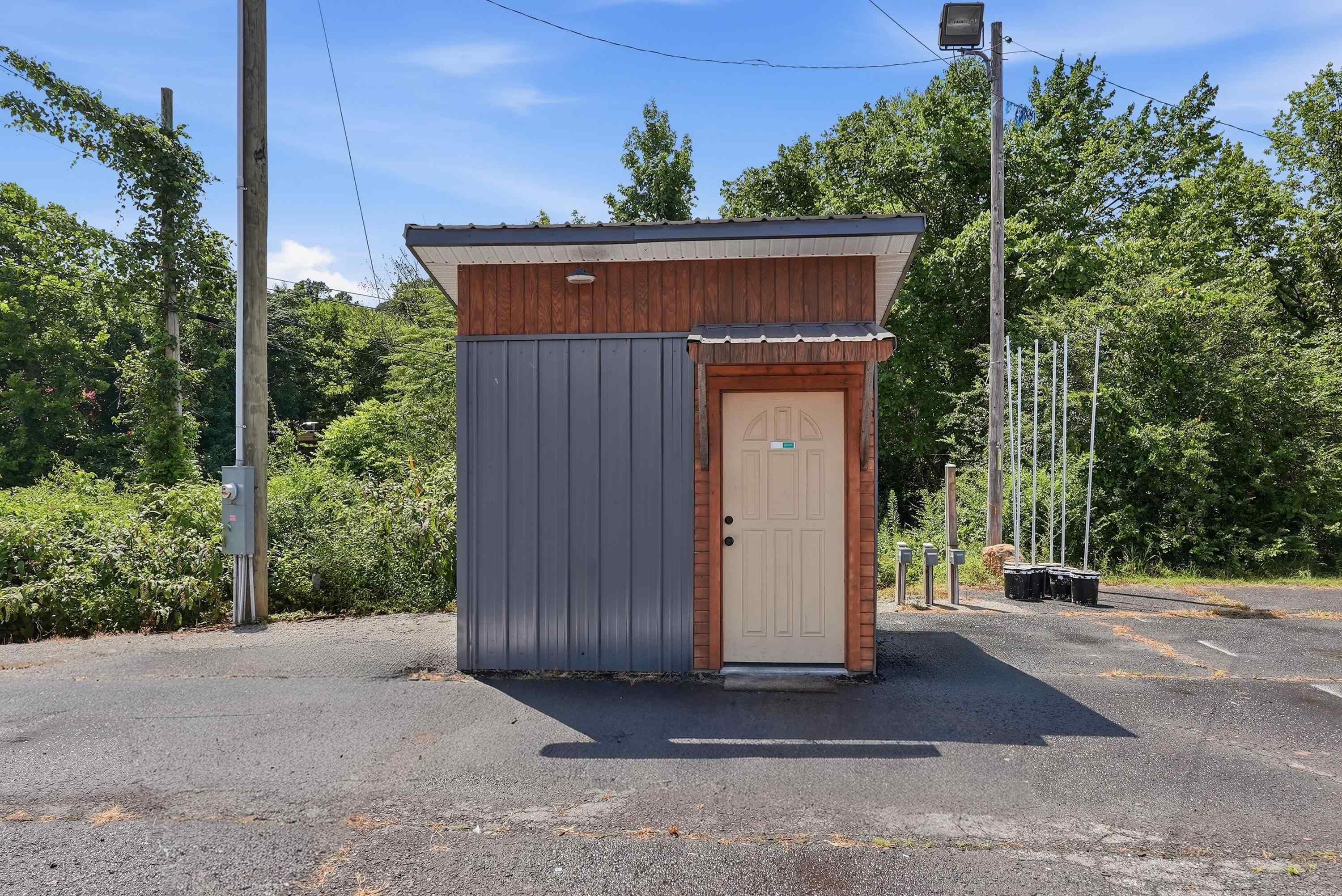 390 Ingram Street Property Photo 5