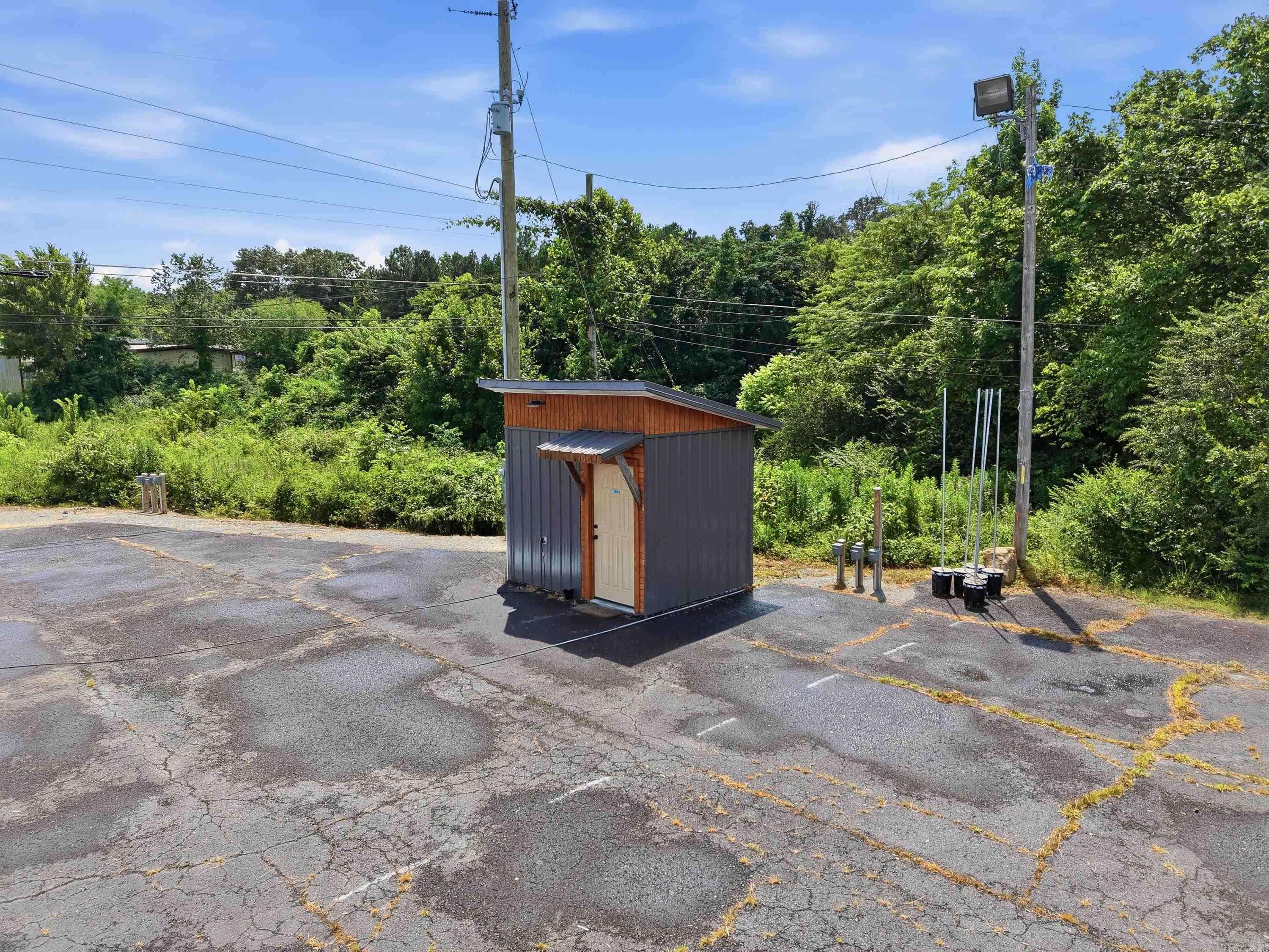 390 Ingram Street Property Photo 16