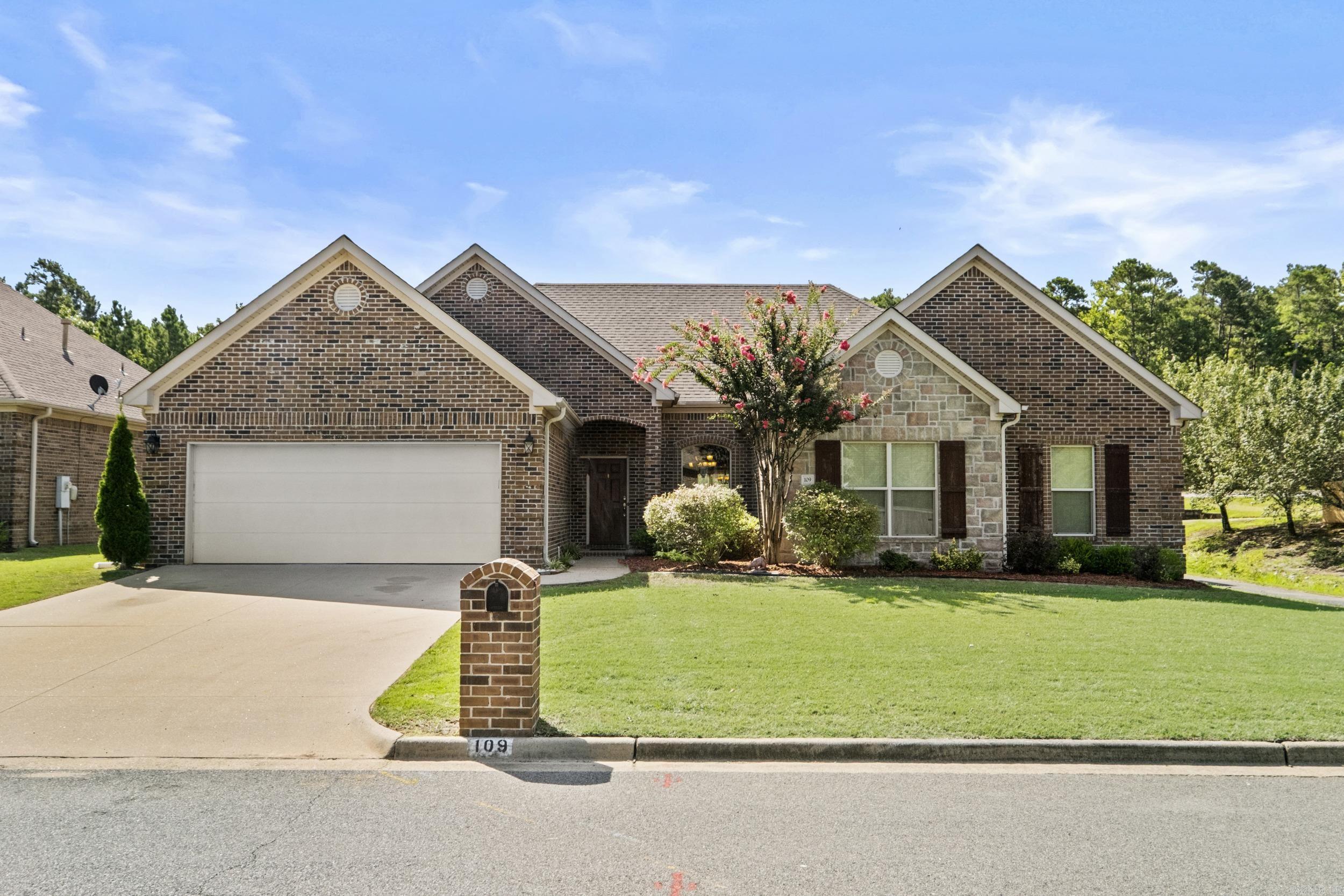 109 Summit Drive Property Photo 1