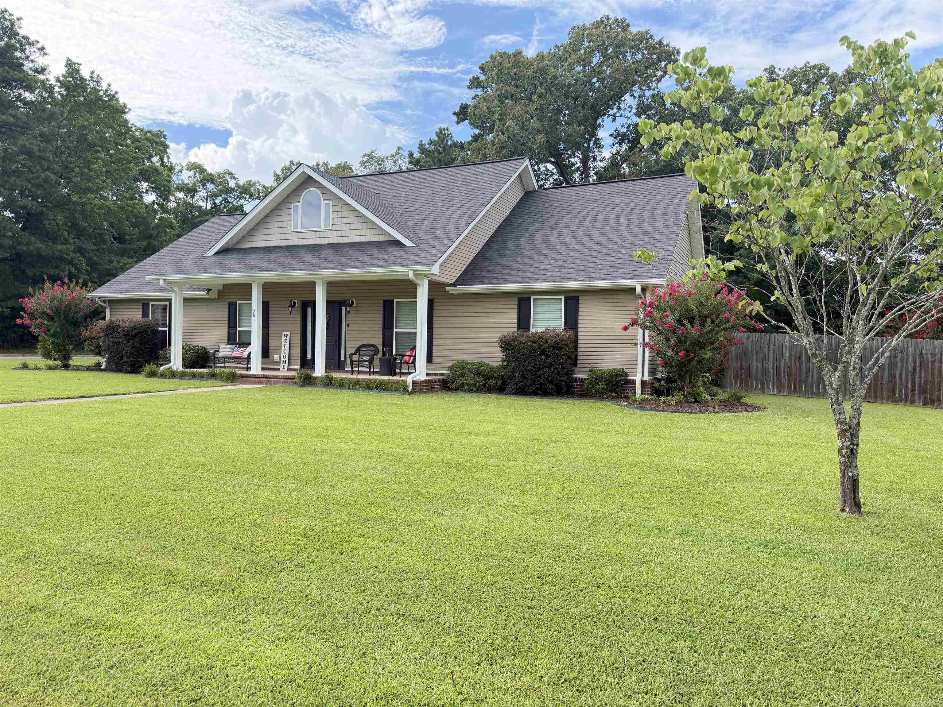 361 Regal Oaks Circle Property Photo 3
