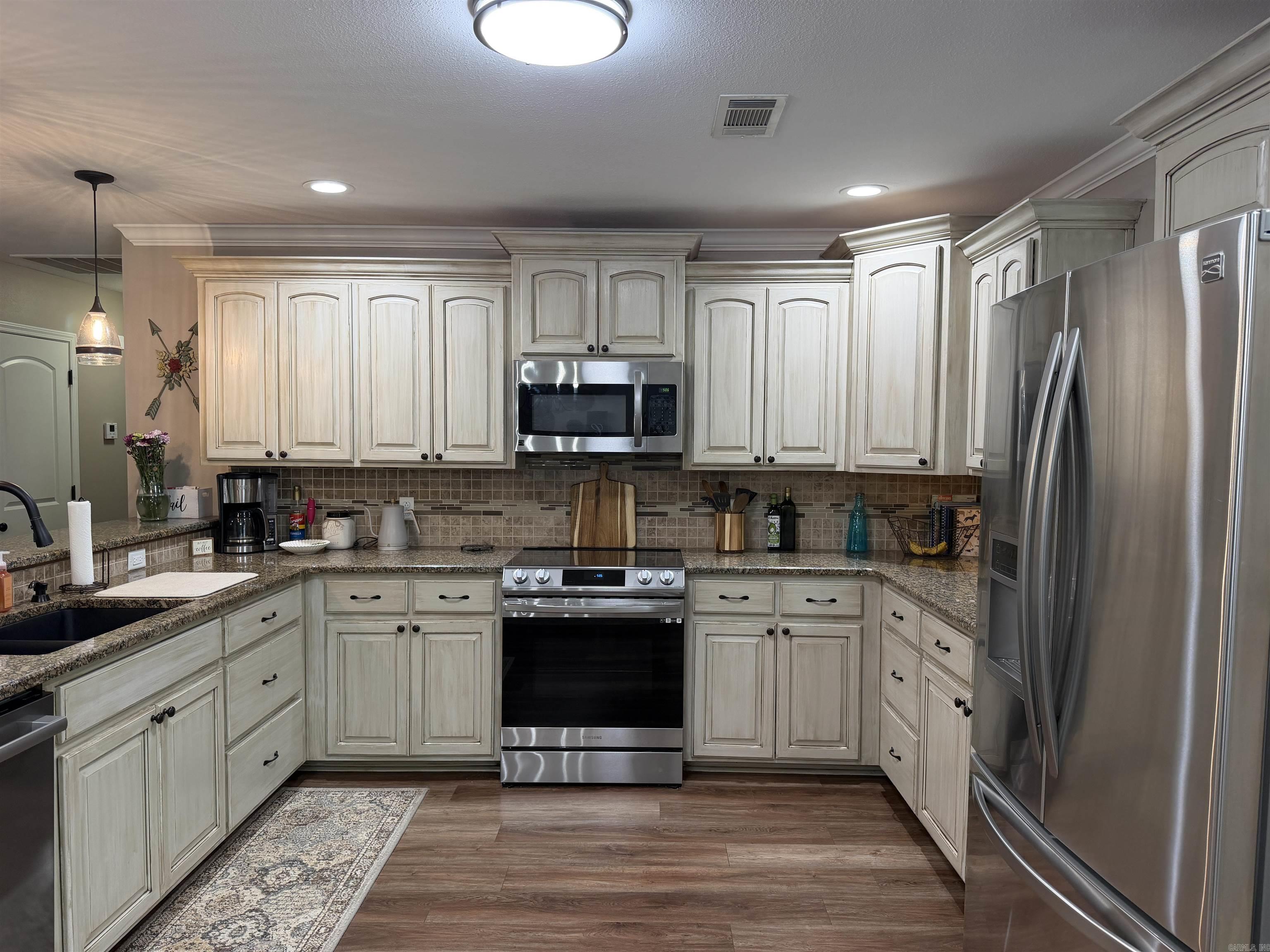 361 Regal Oaks Circle Property Photo 6