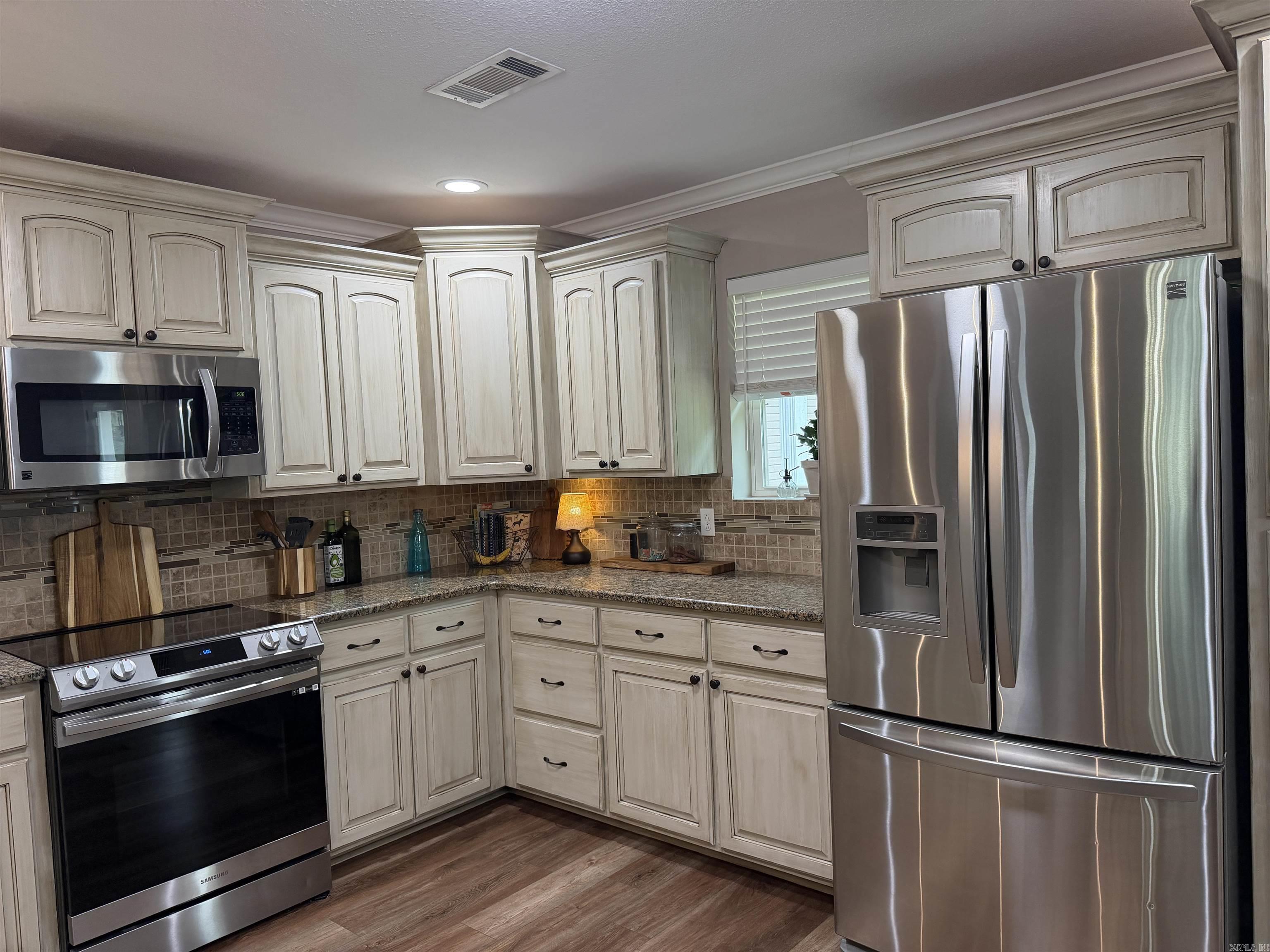 361 Regal Oaks Circle Property Photo 8
