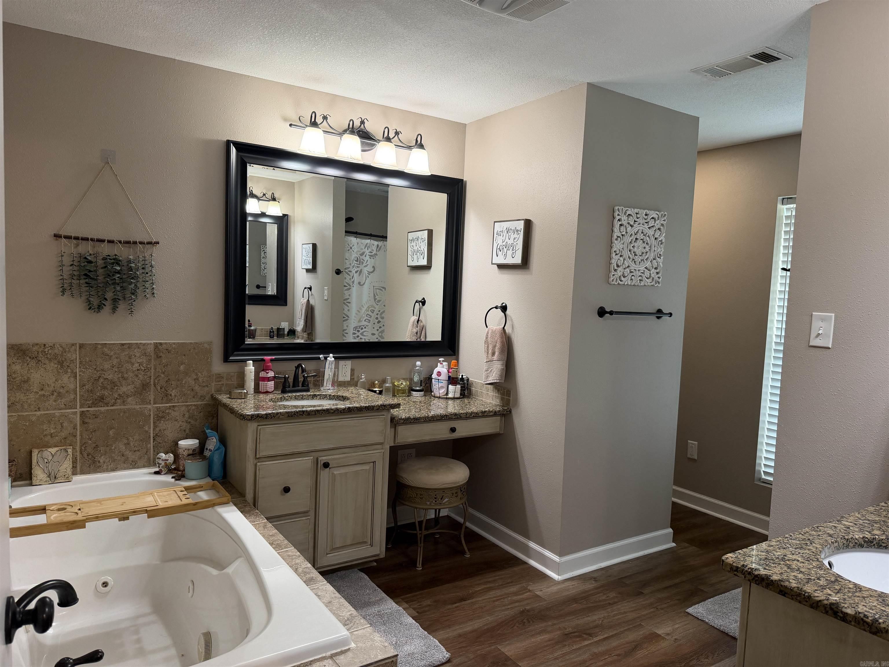 361 Regal Oaks Circle Property Photo 16