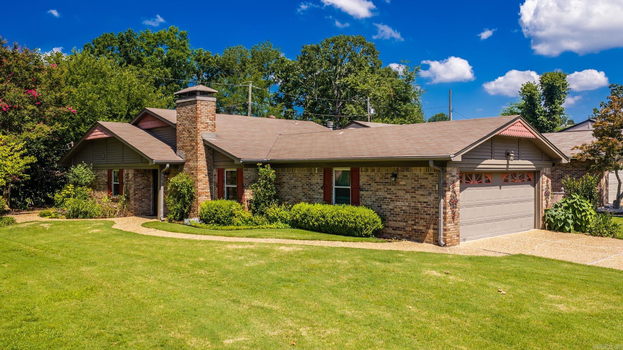 1400 Pickering Drive Property Photo 1