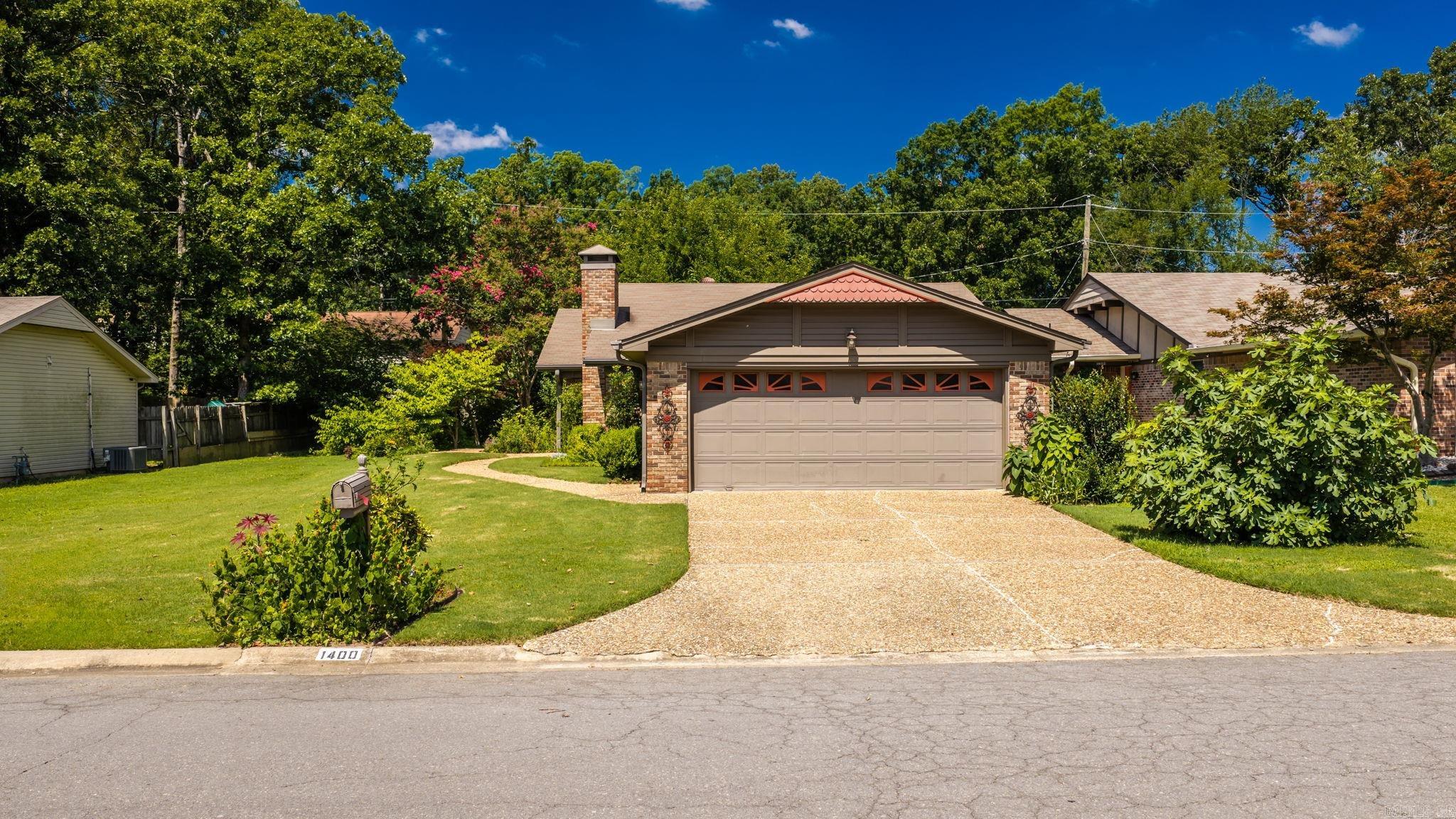 1400 Pickering Drive Property Photo 2