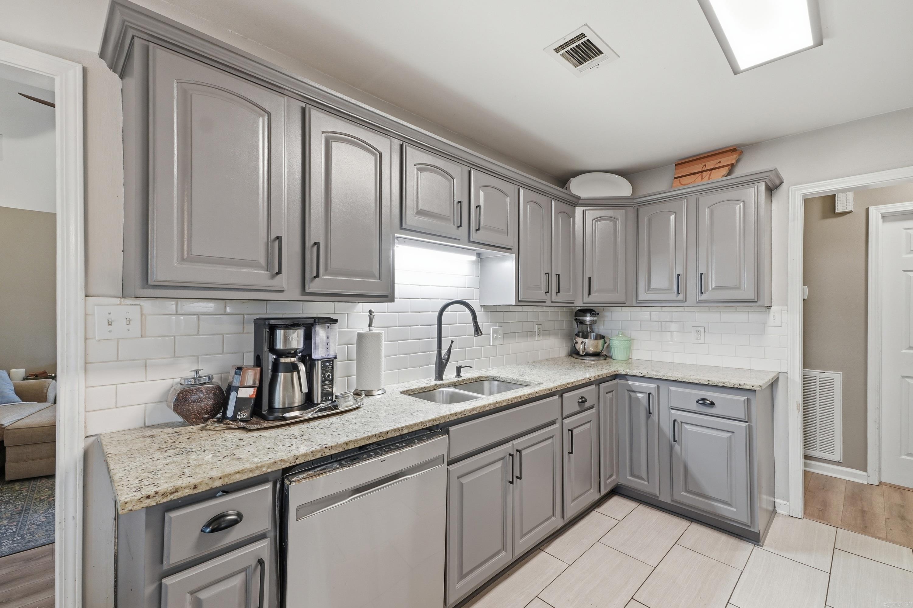 1025 Knights Drive Property Photo 13