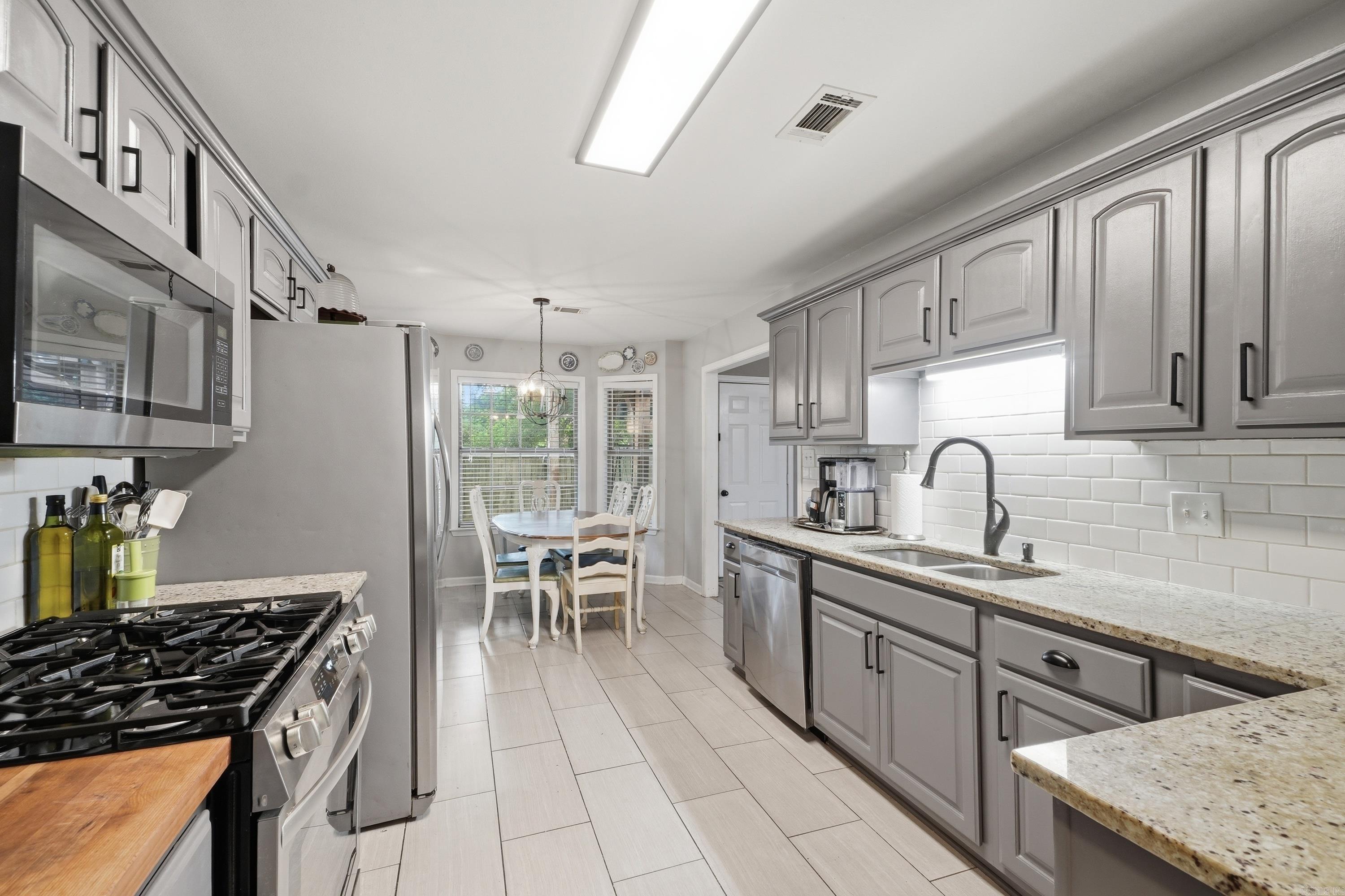 1025 Knights Drive Property Photo 16
