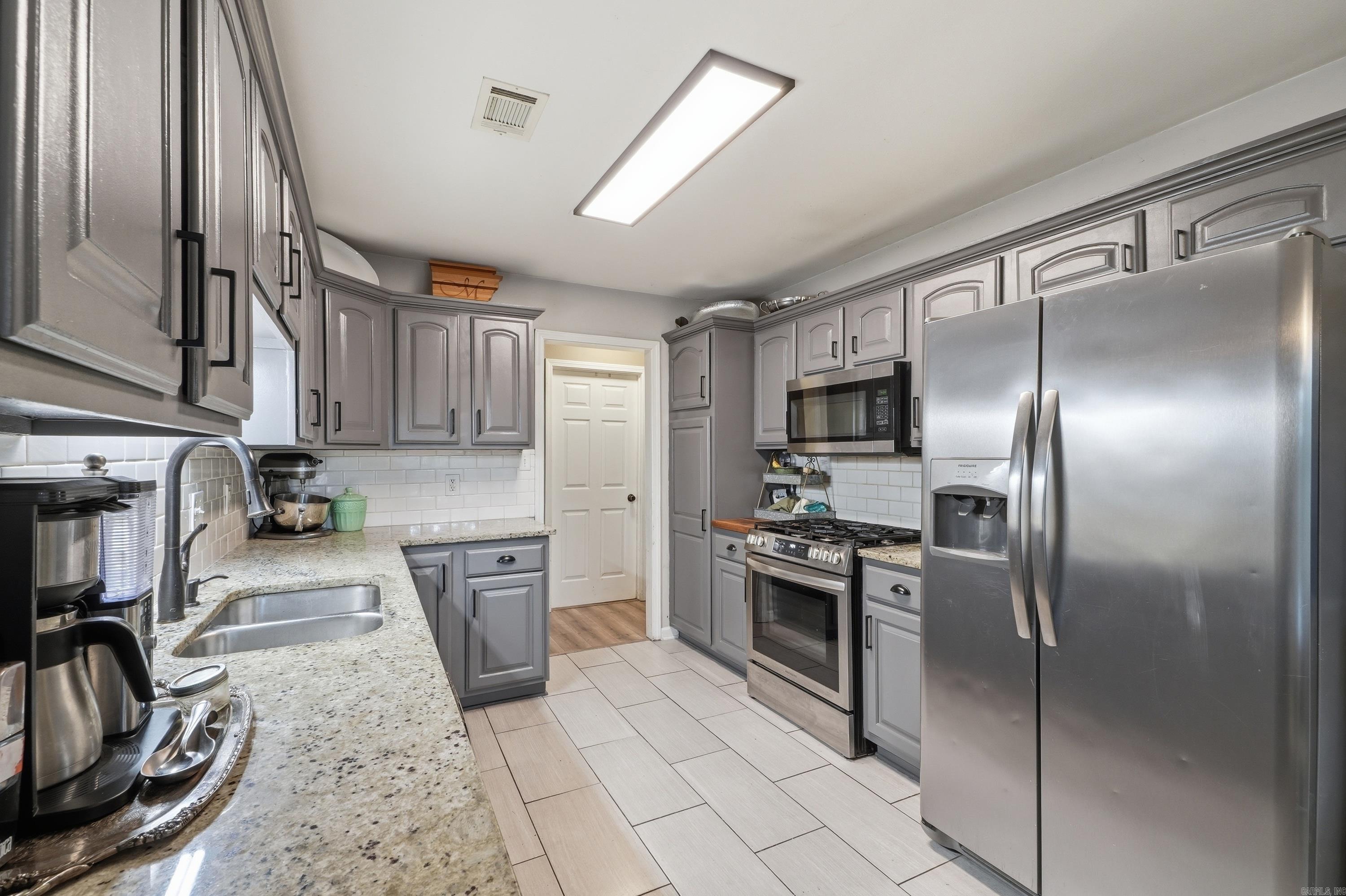 1025 Knights Drive Property Photo 17