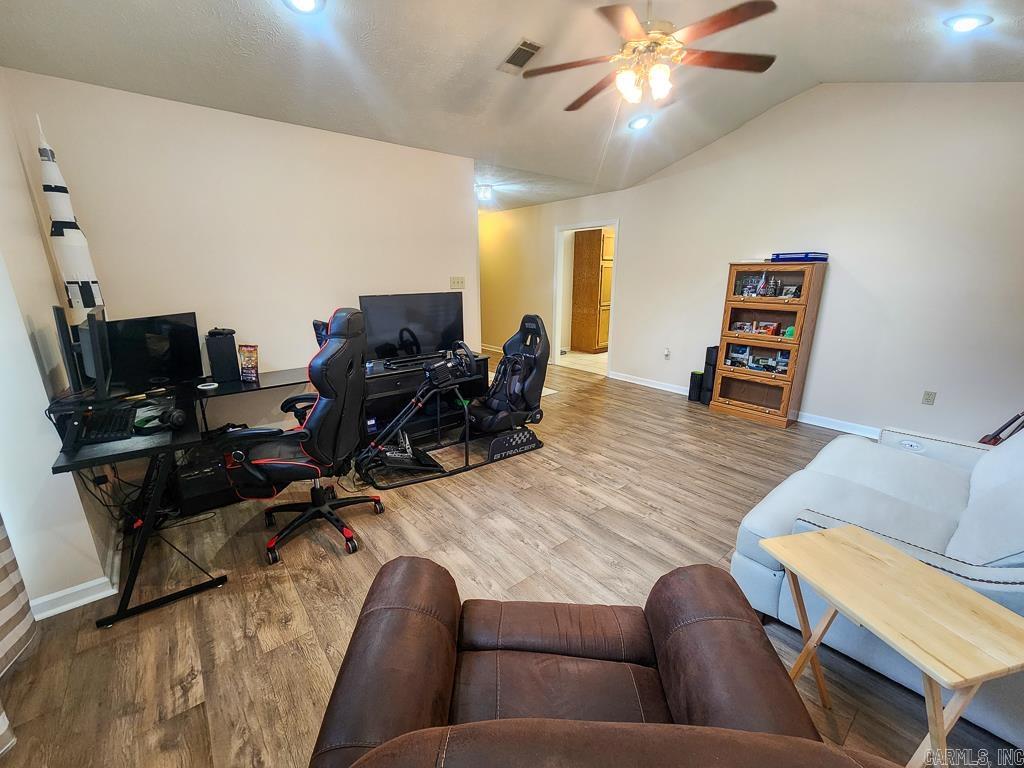 2560 Jayme Circle Property Photo 6