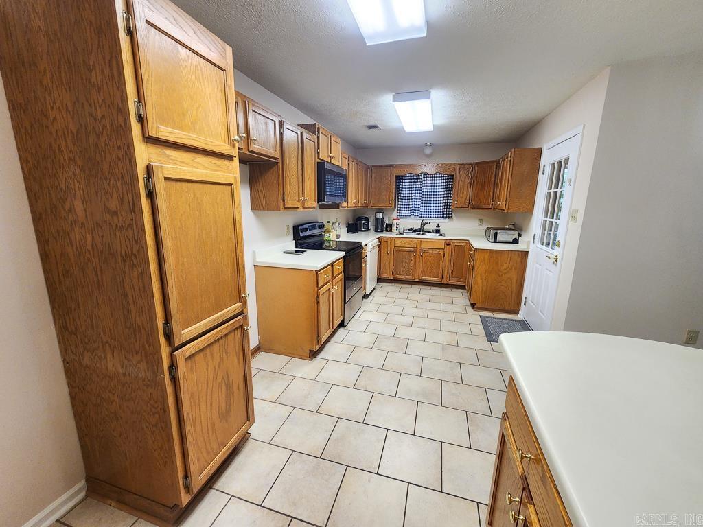 2560 Jayme Circle Property Photo 7