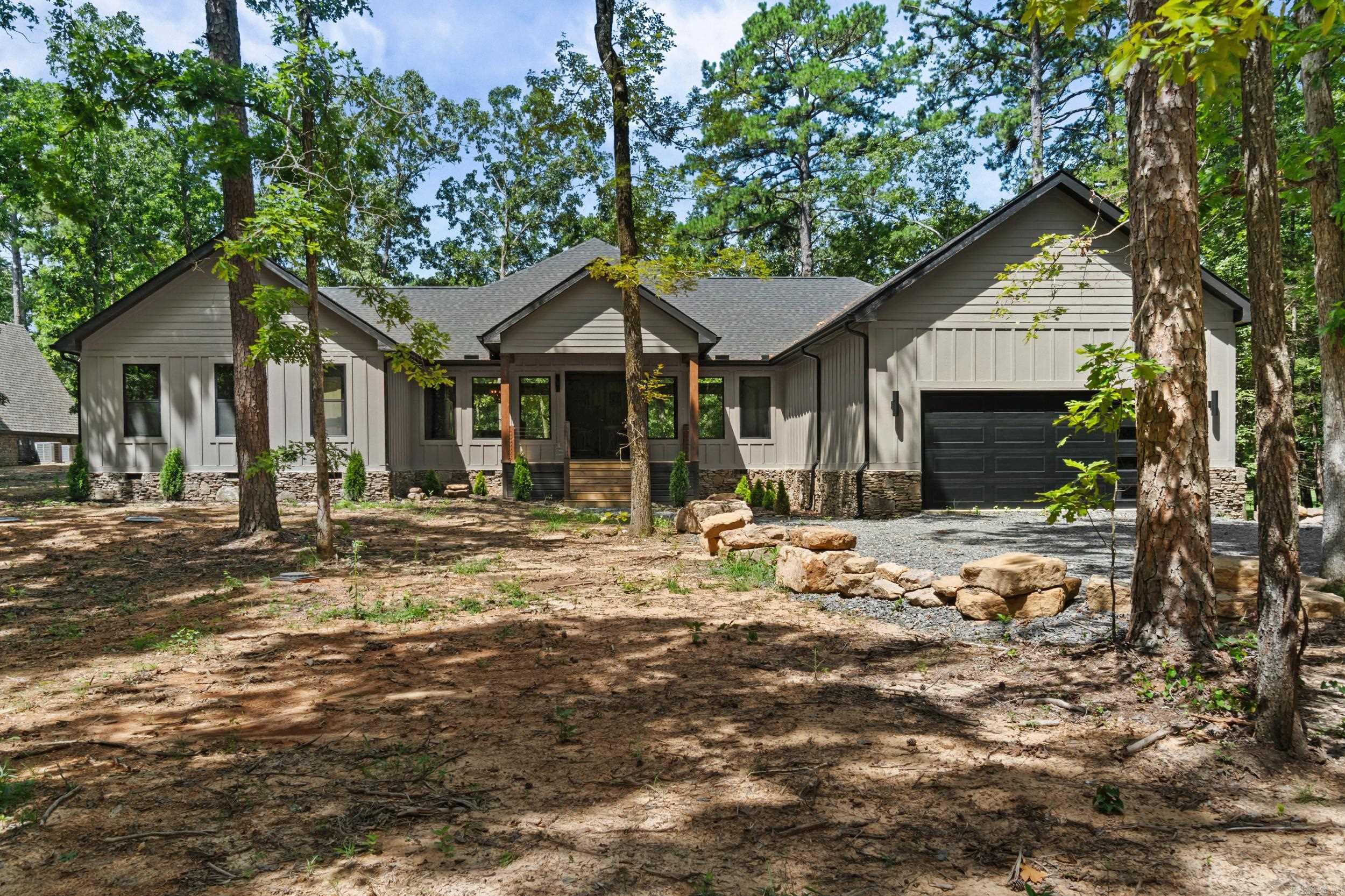 200 Kustrin Drive Property Photo 1