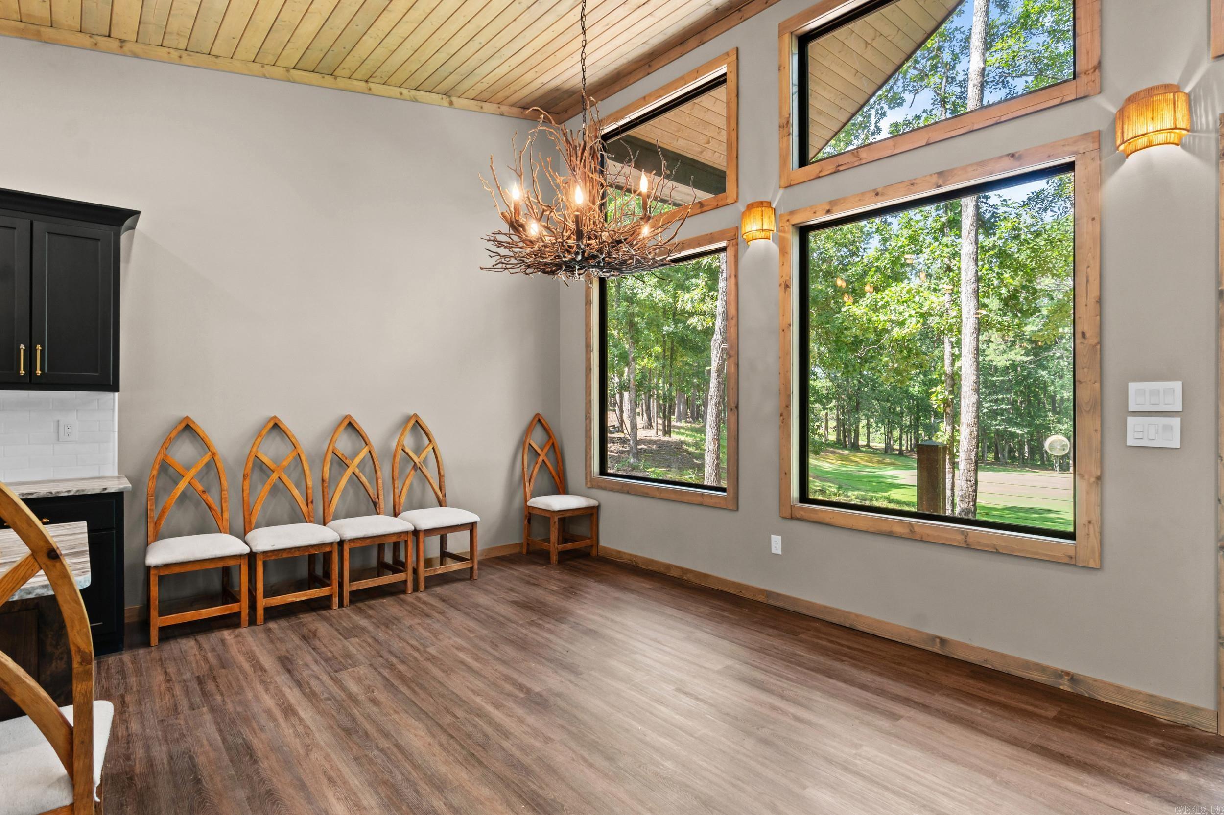 200 Kustrin Drive Property Photo 11
