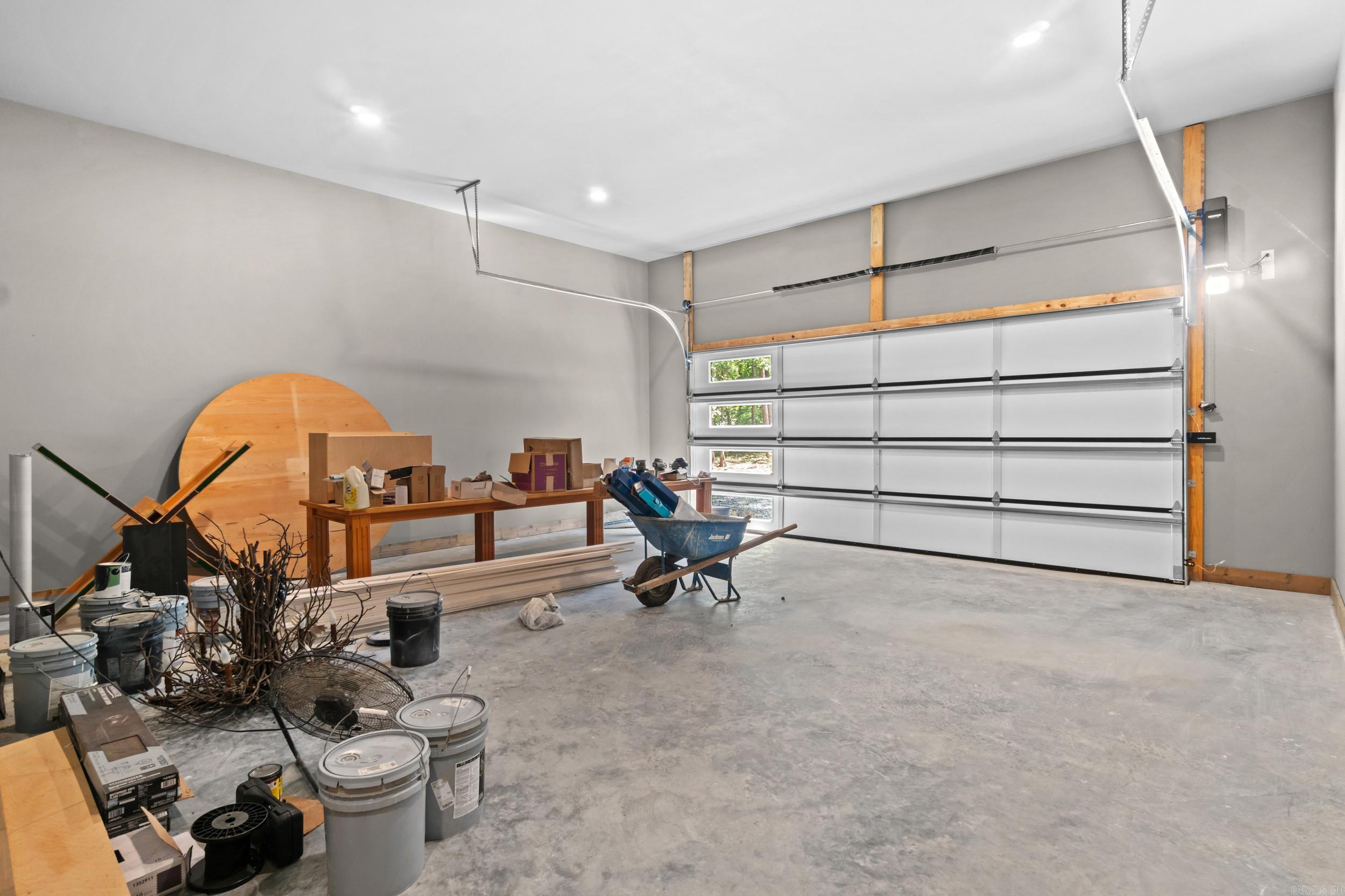 200 Kustrin Drive Property Photo 27