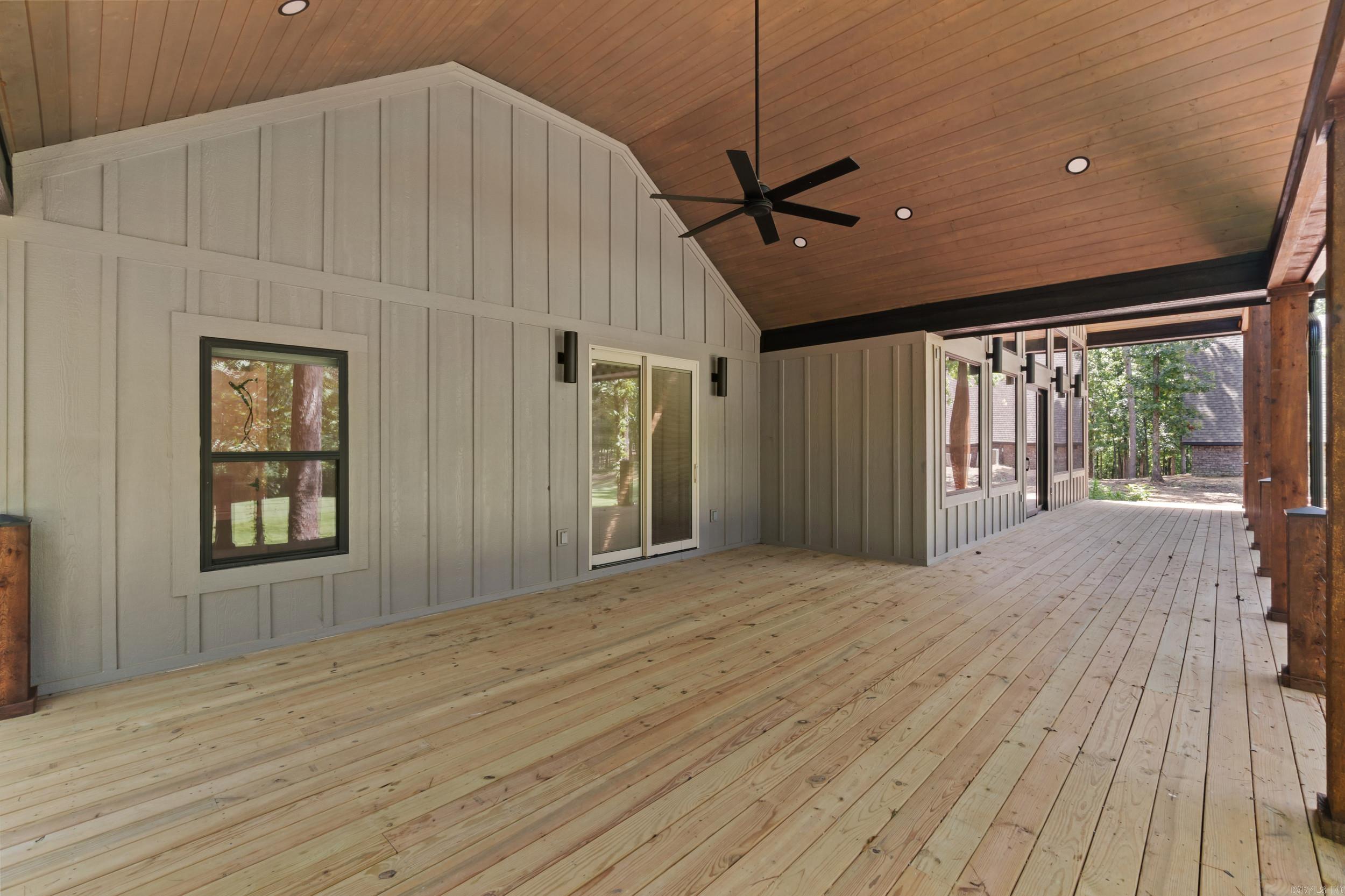 200 Kustrin Drive Property Photo 28