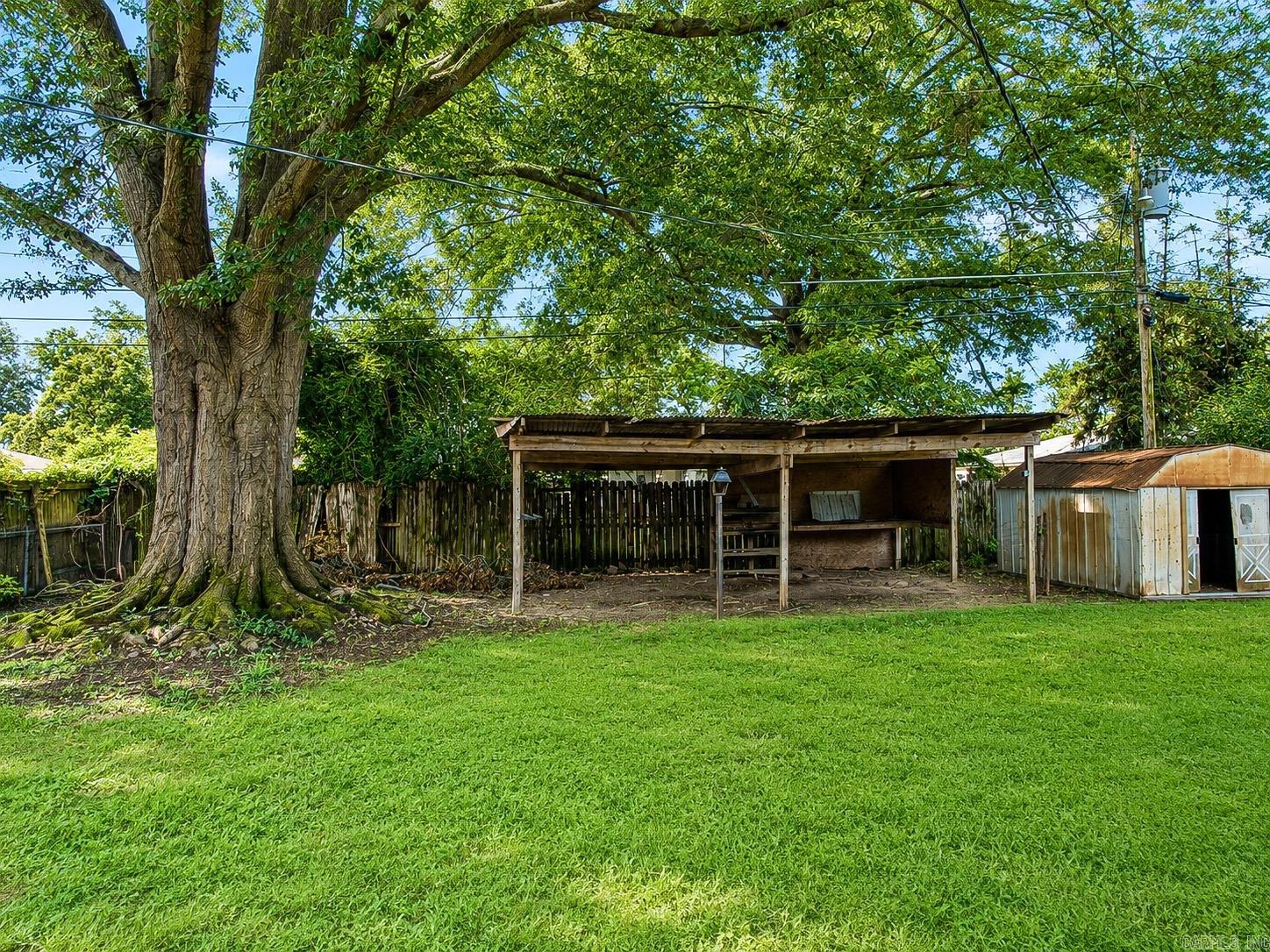 1604 S Dakota Property Photo 4