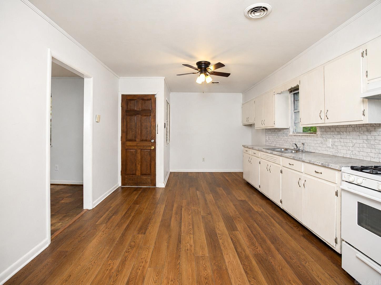 1604 S Dakota Property Photo 9