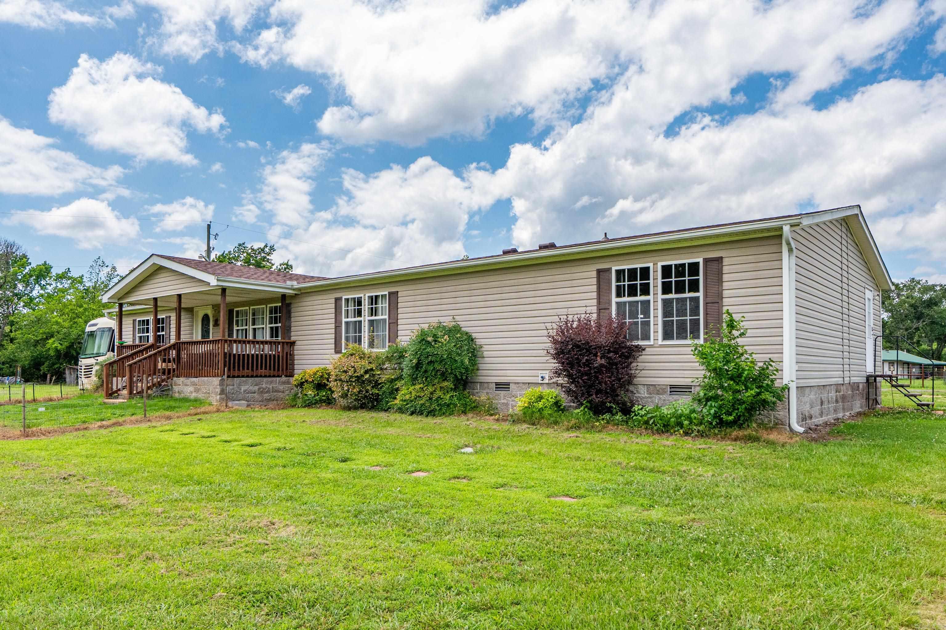 140 Sentinel Road Property Photo 4