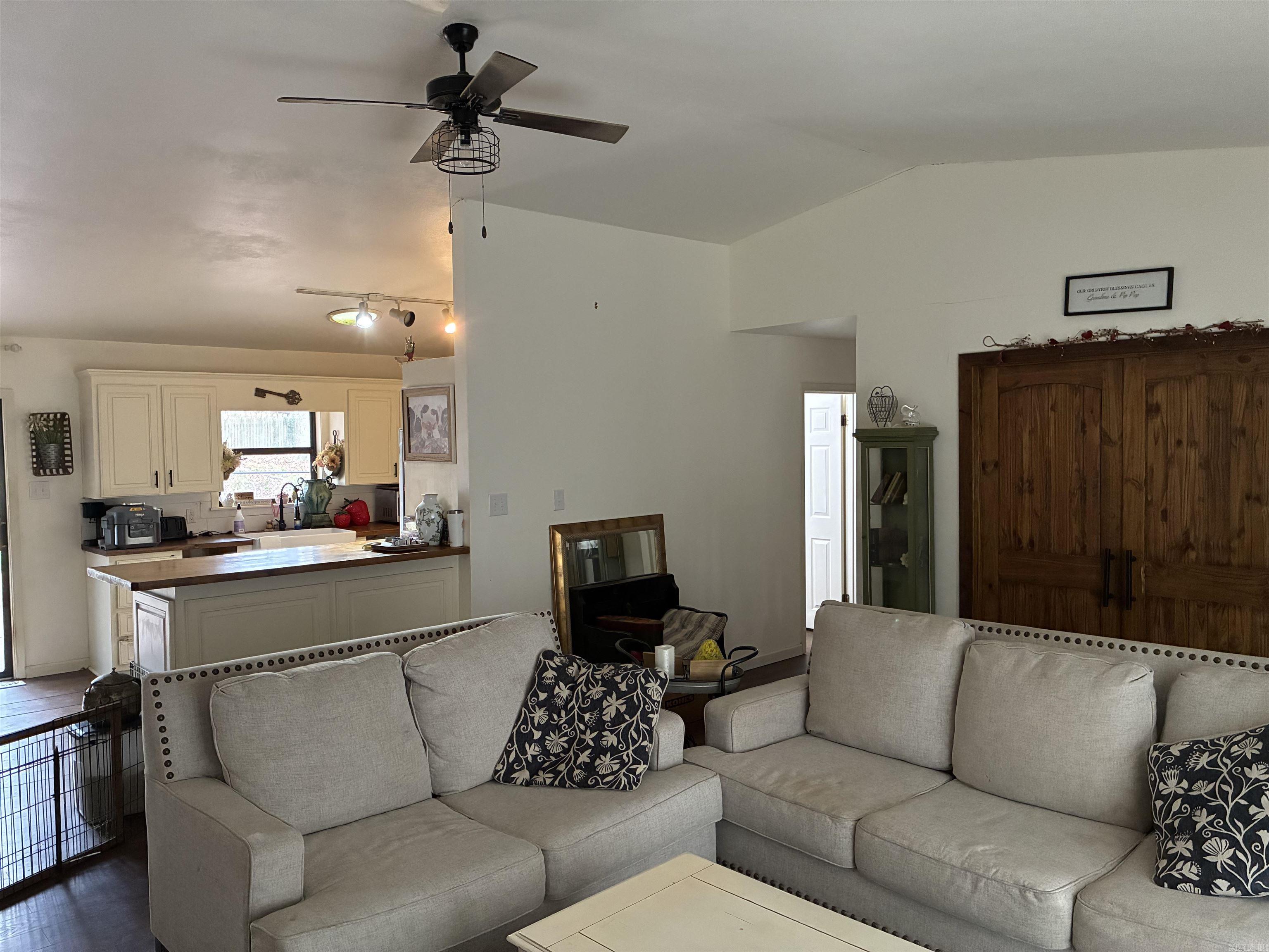 47 Malaga Way Property Photo 7
