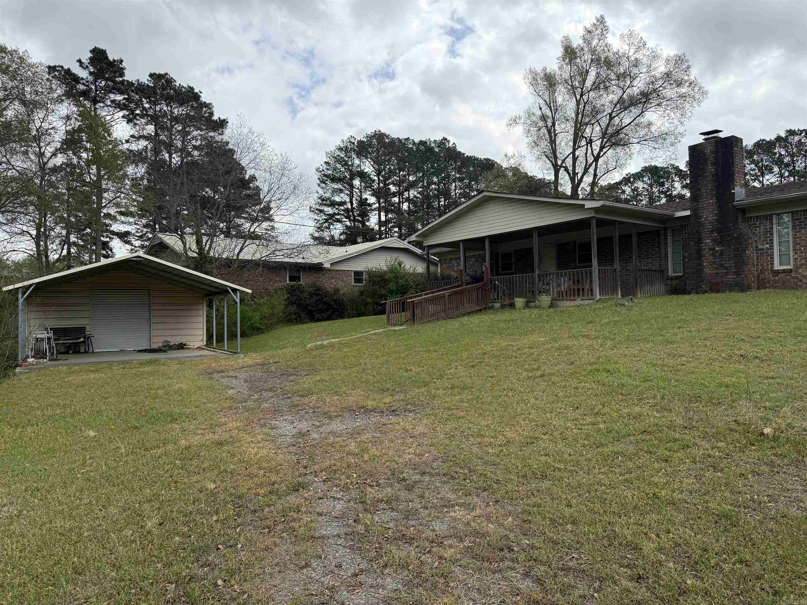 109 Circle Acres Dr Property Photo 3
