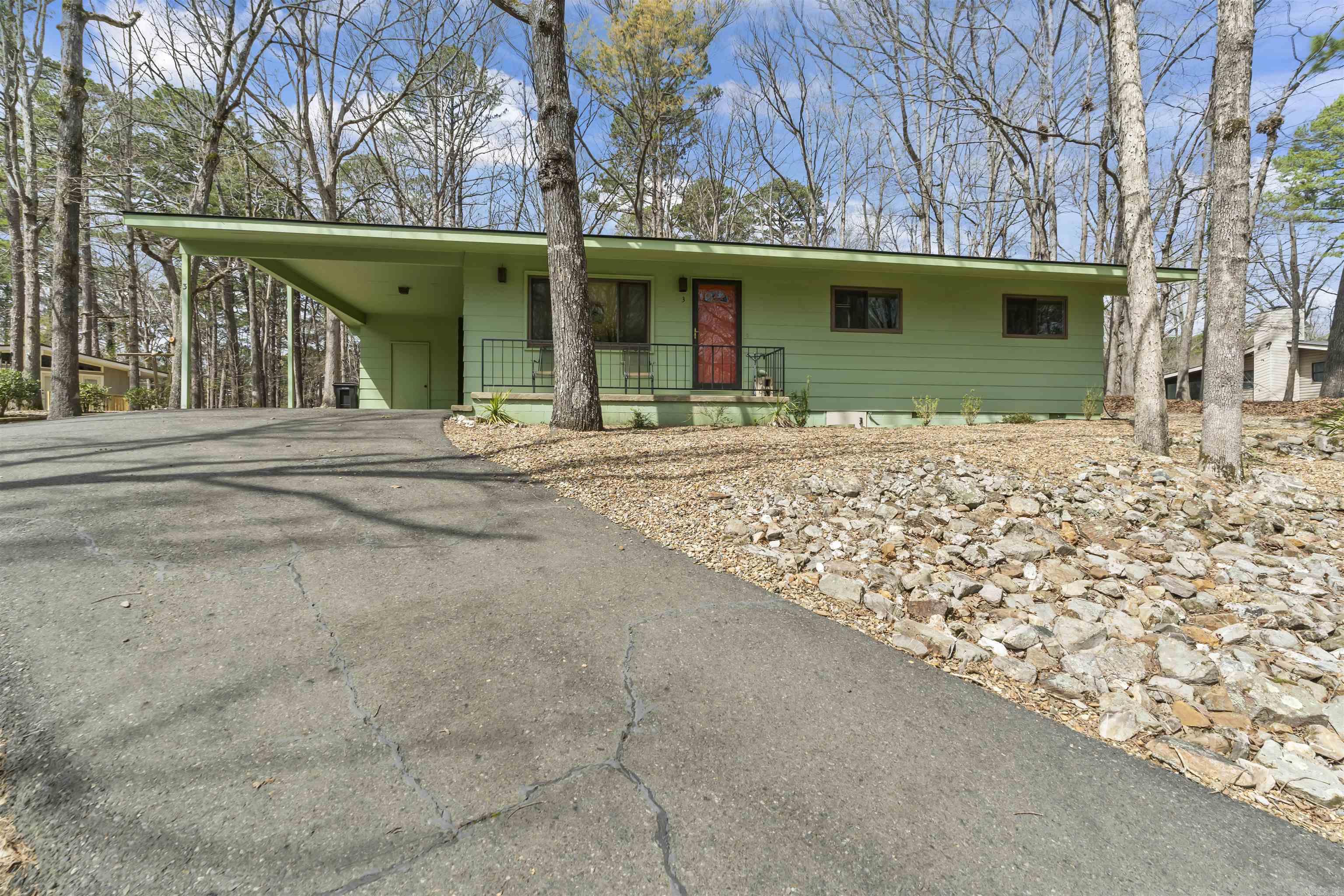 3 Valls Lane Property Photo 1