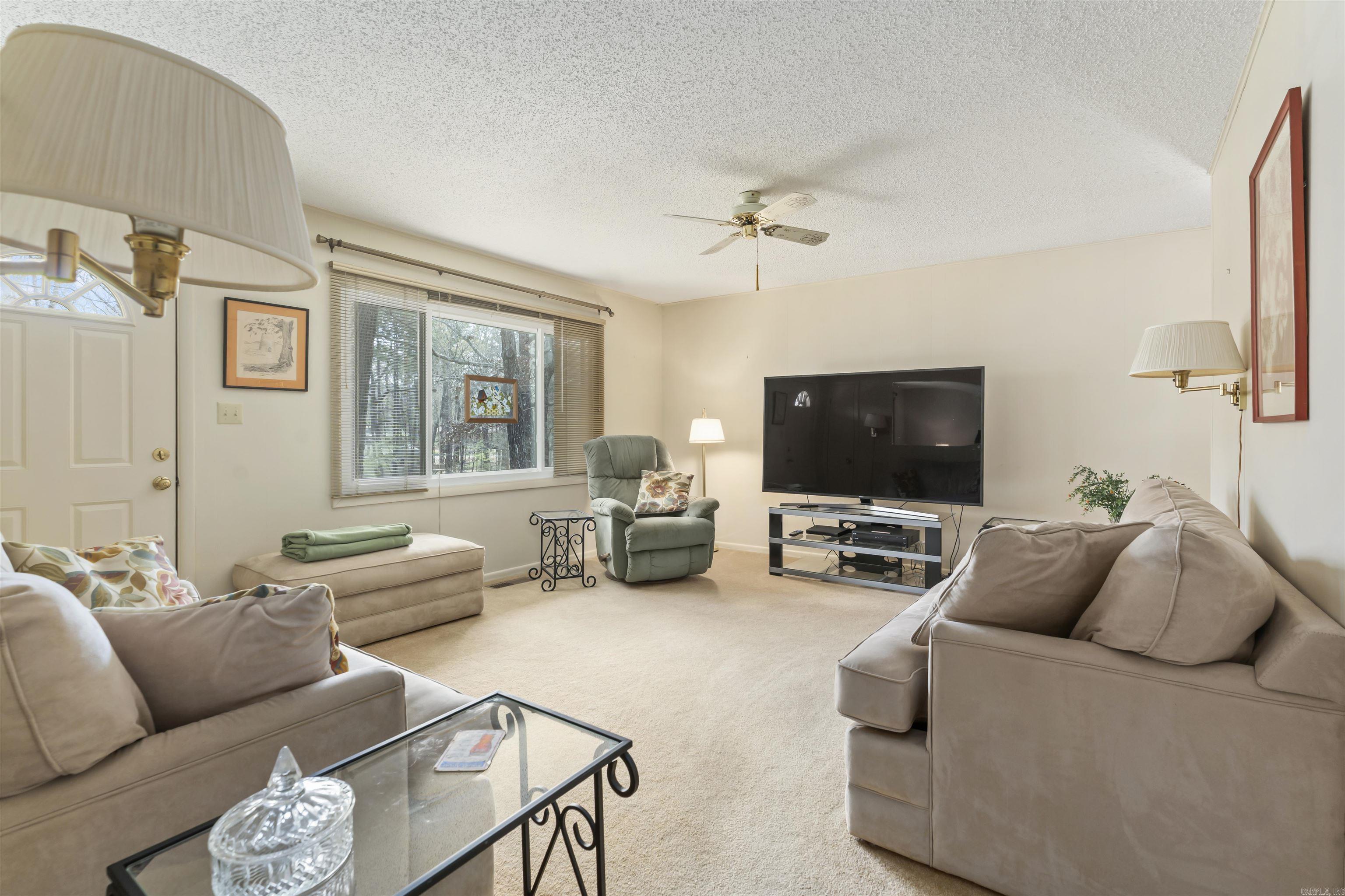 3 Valls Lane Property Photo 4