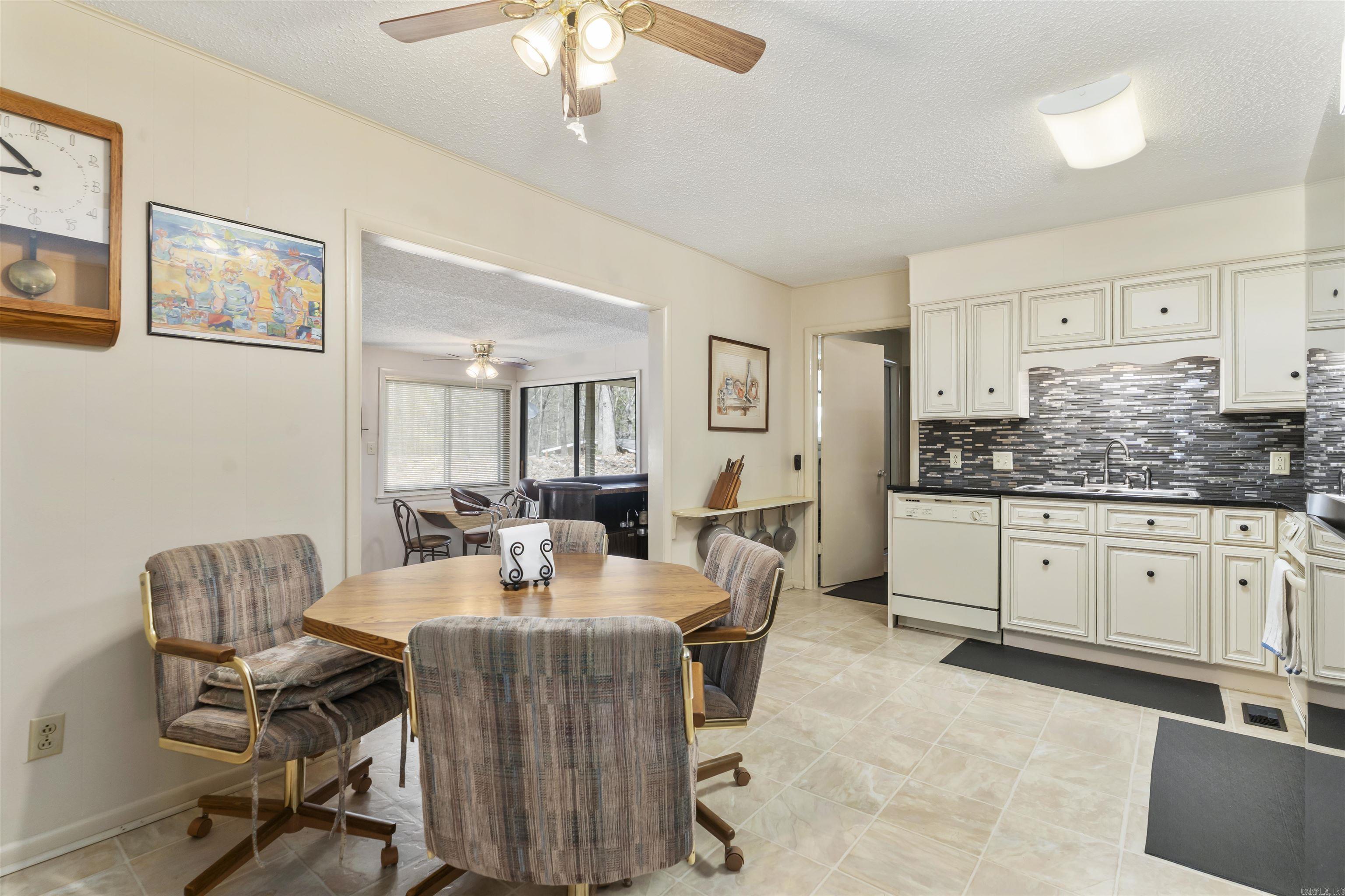 3 Valls Lane Property Photo 7