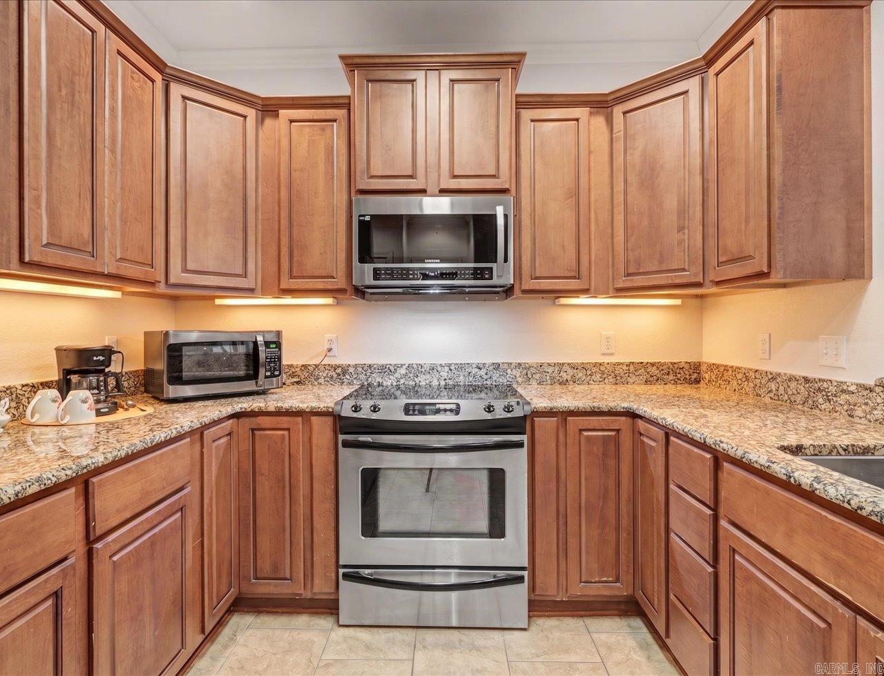 640 Arkridge Road D-2 Property Photo 4