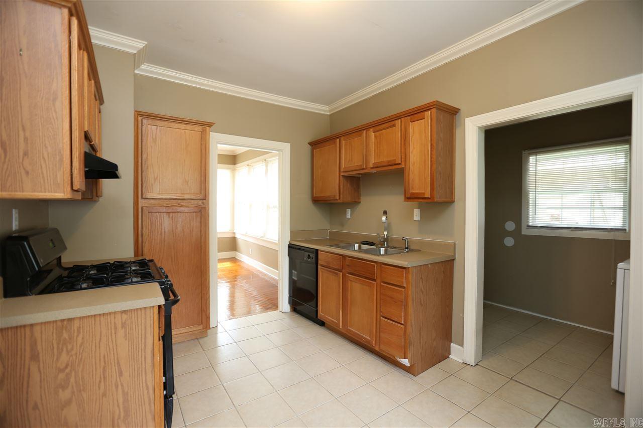 3711 W Markham Property Photo 9