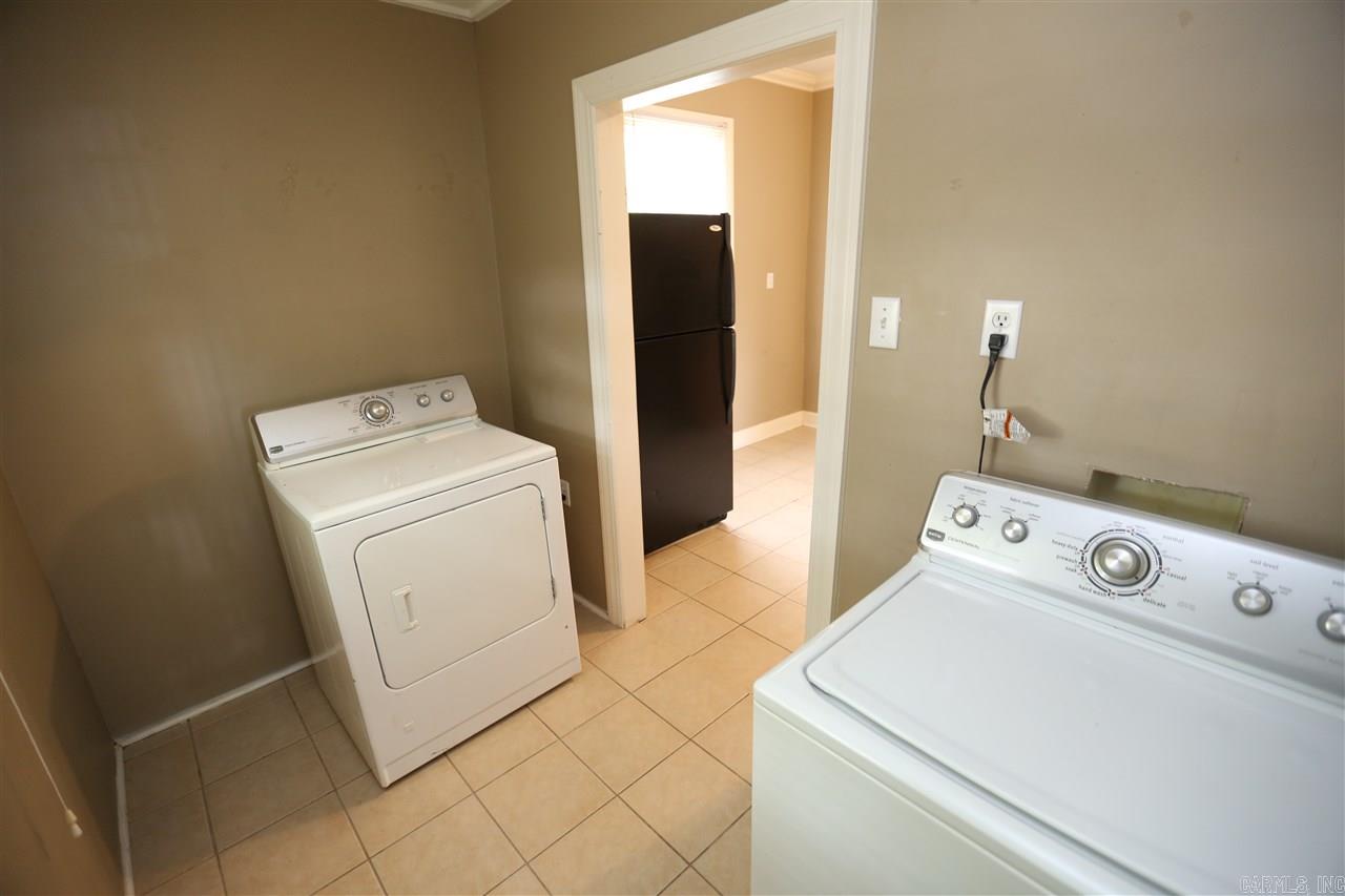 3711 W Markham Property Photo 13